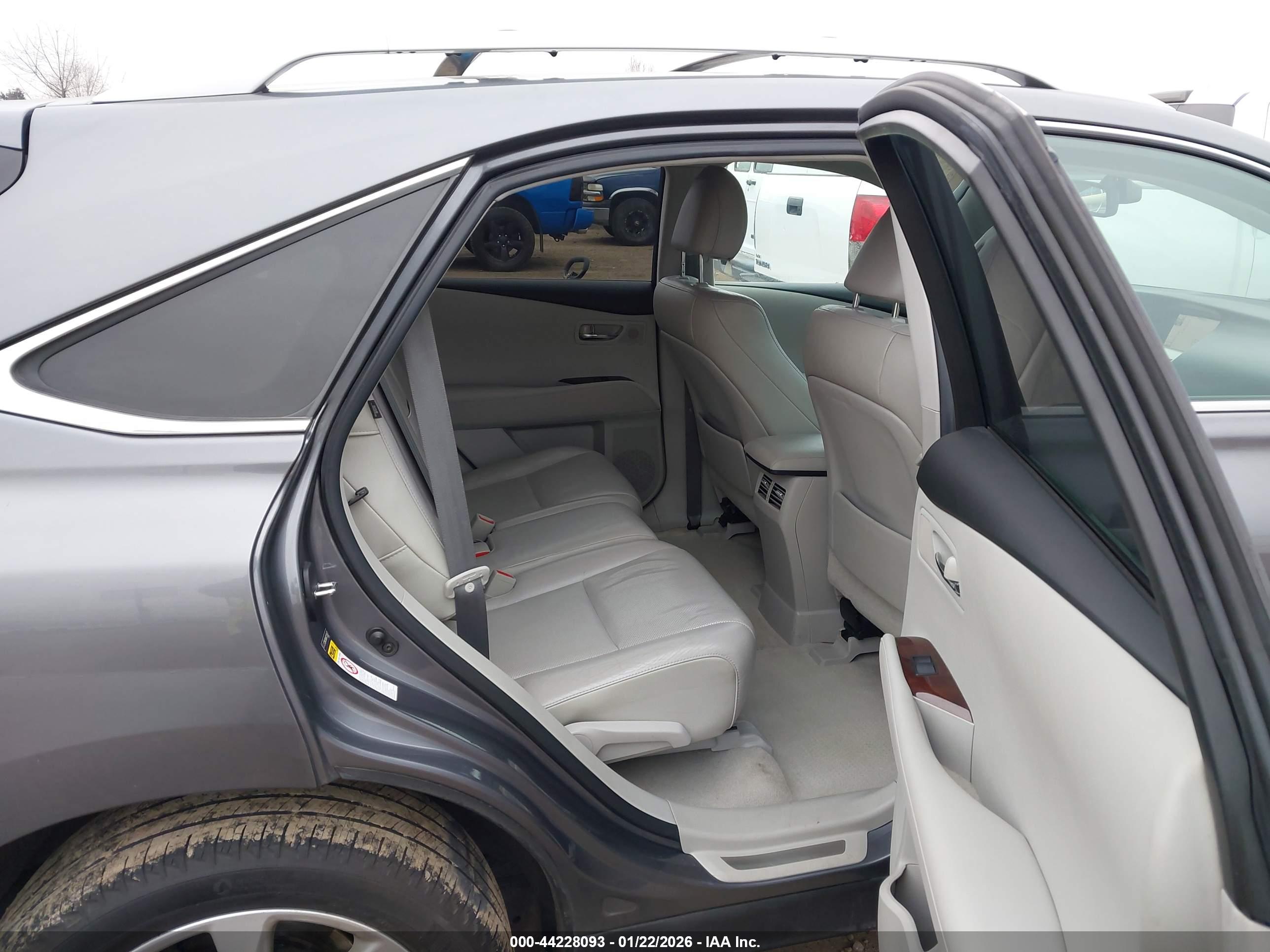 LEXUS RX image 8