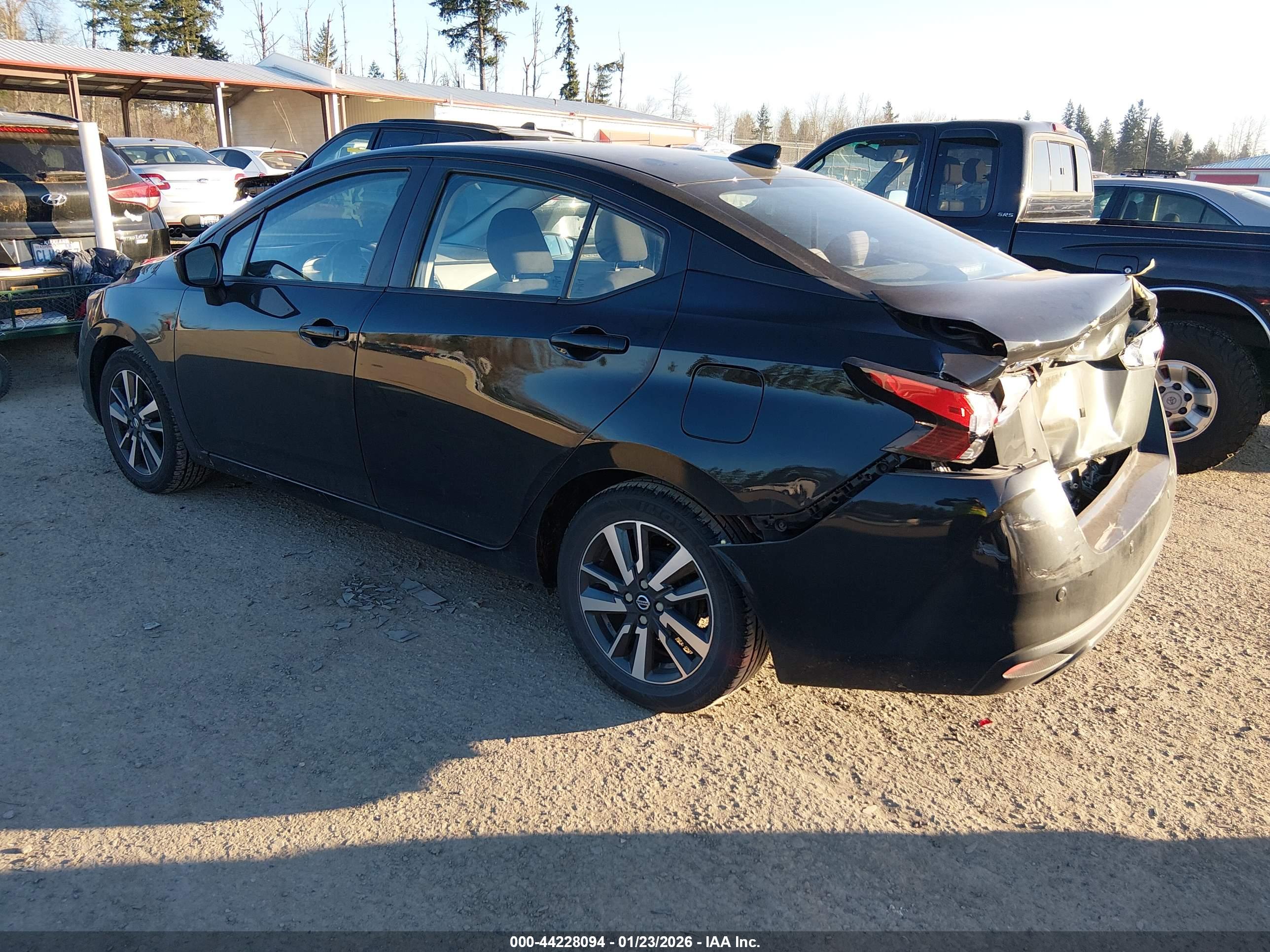 NISSAN VERSA image 3