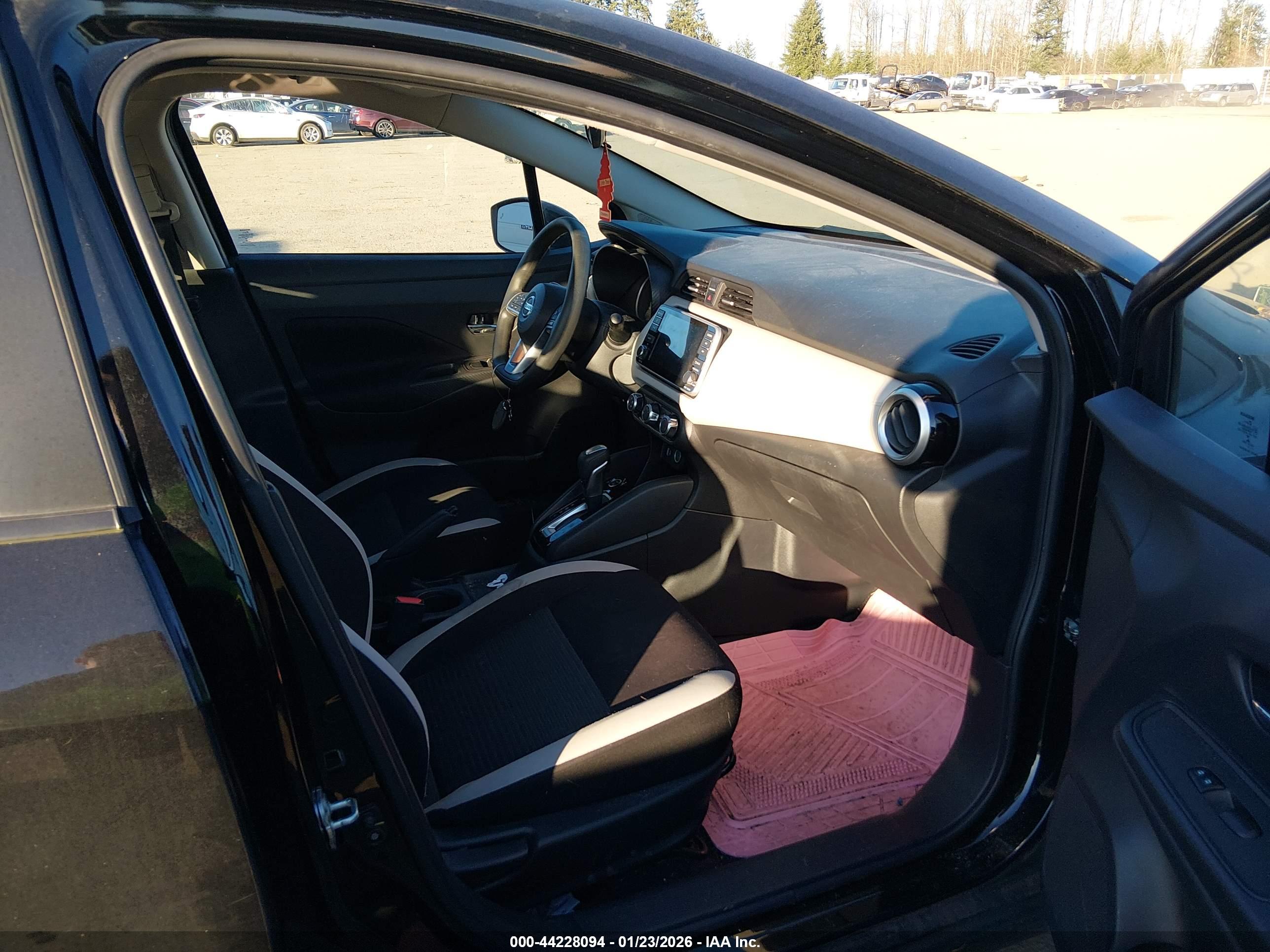NISSAN VERSA image 5
