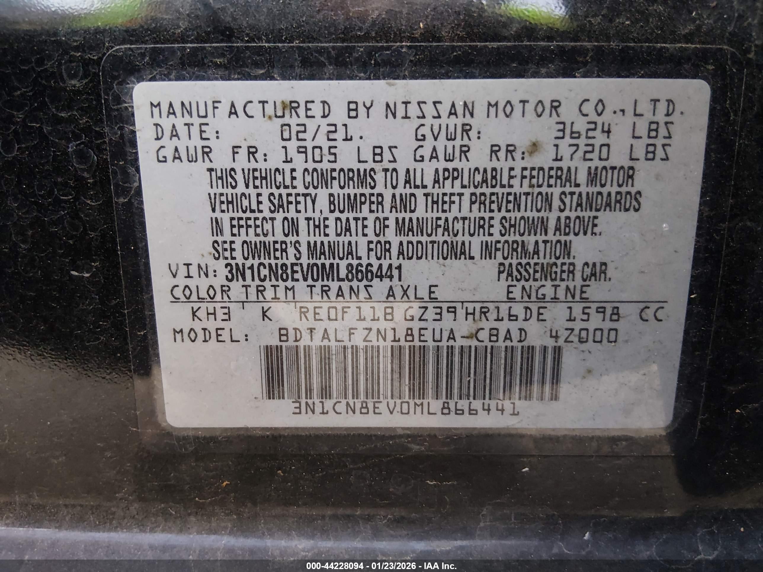 NISSAN VERSA image 9