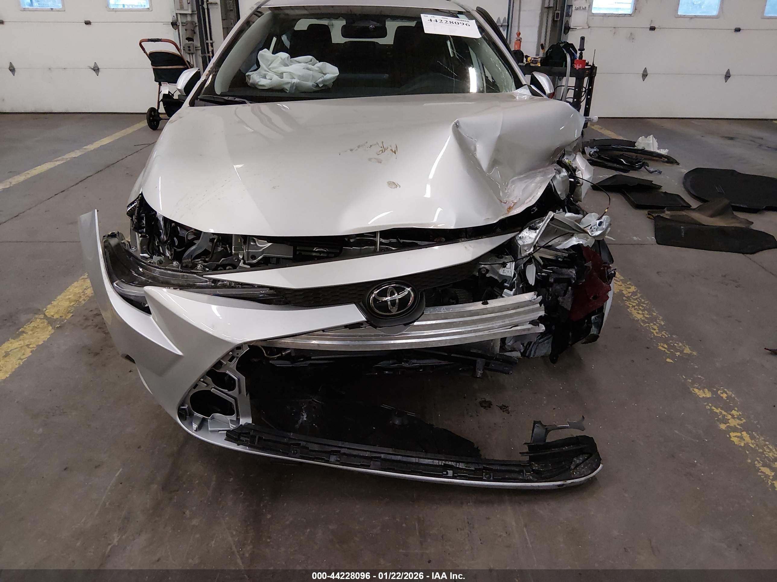TOYOTA COROLLA image 6