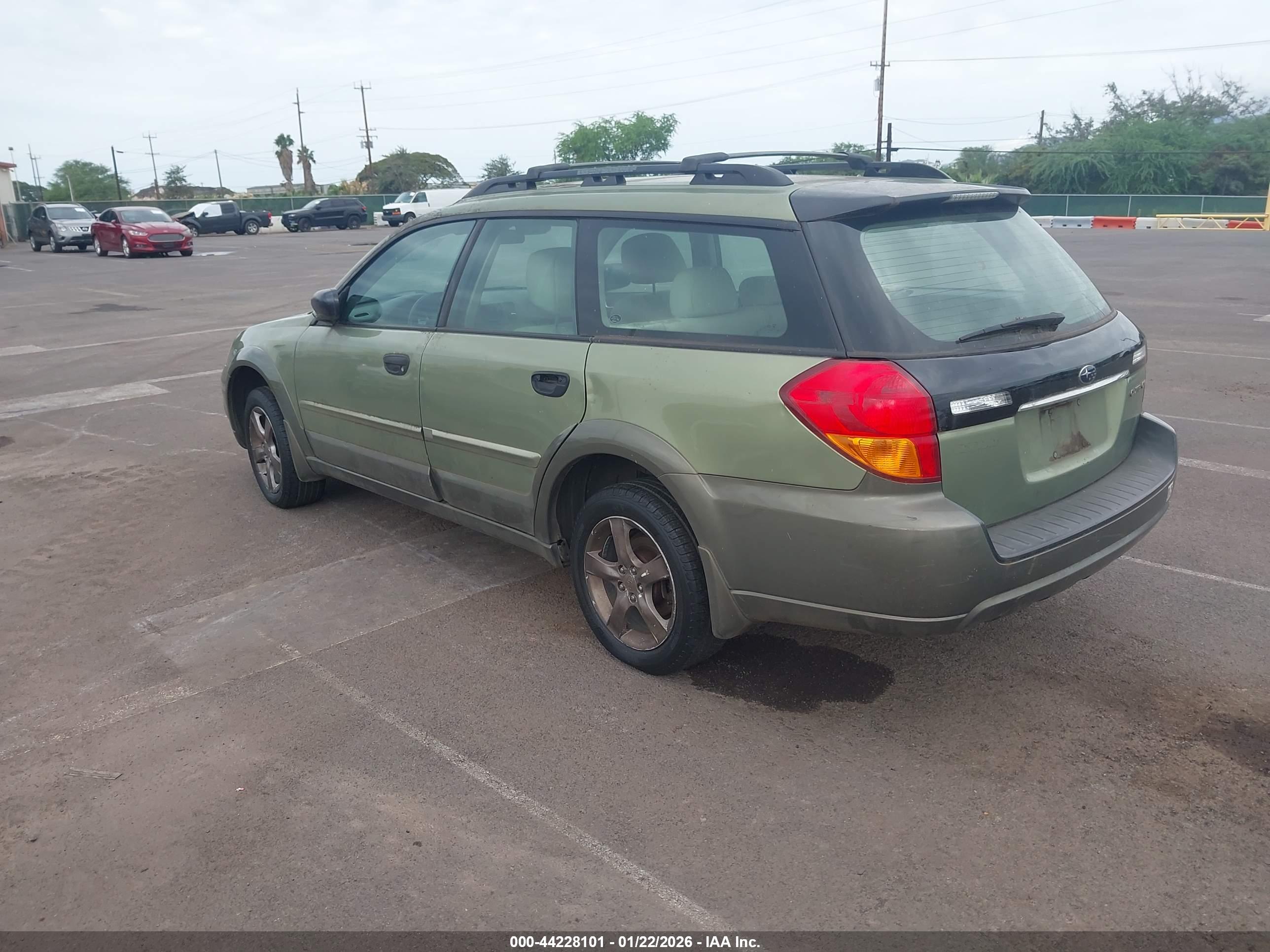 SUBARU OUTBACK image 3