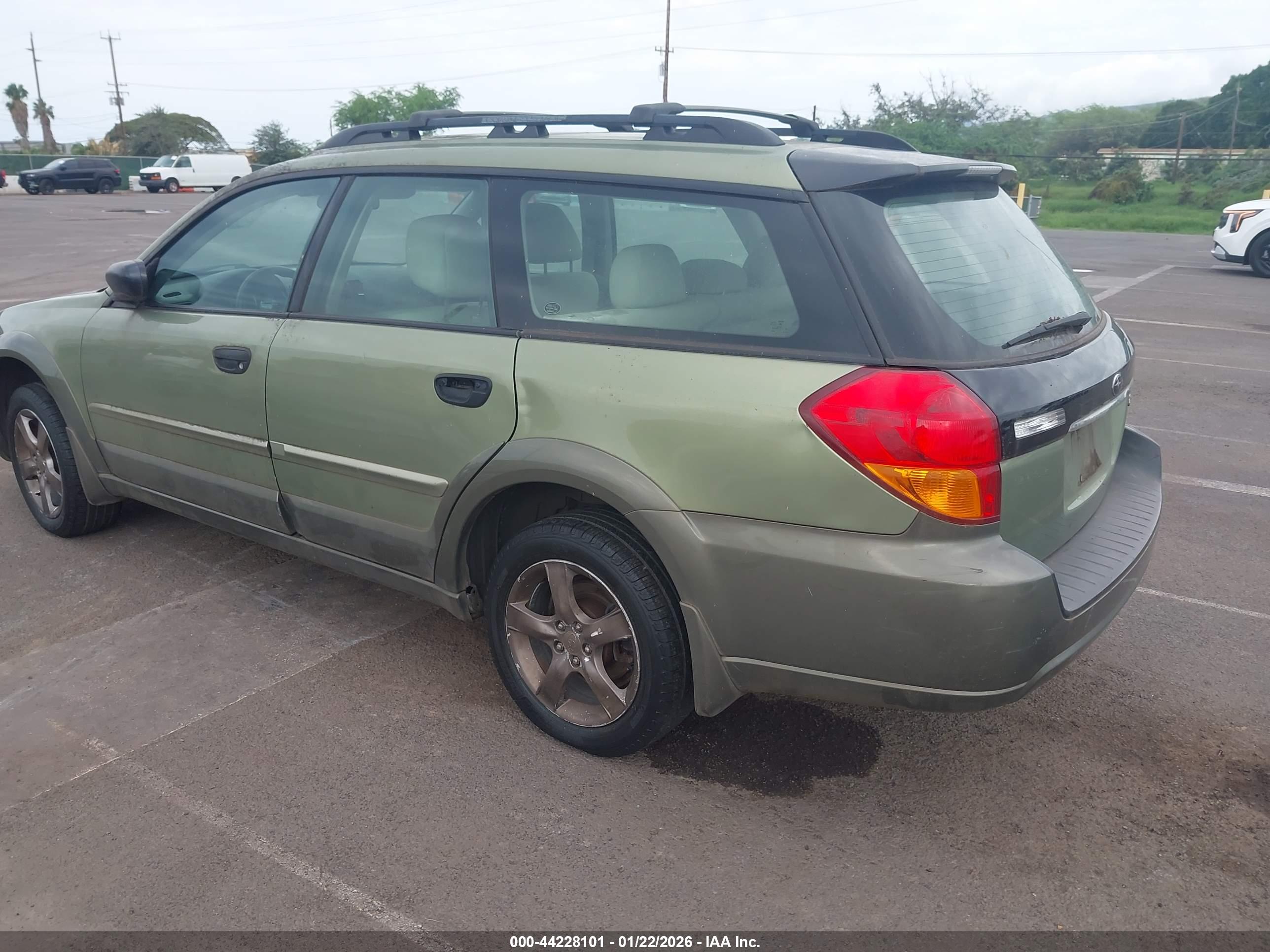 SUBARU OUTBACK image 6