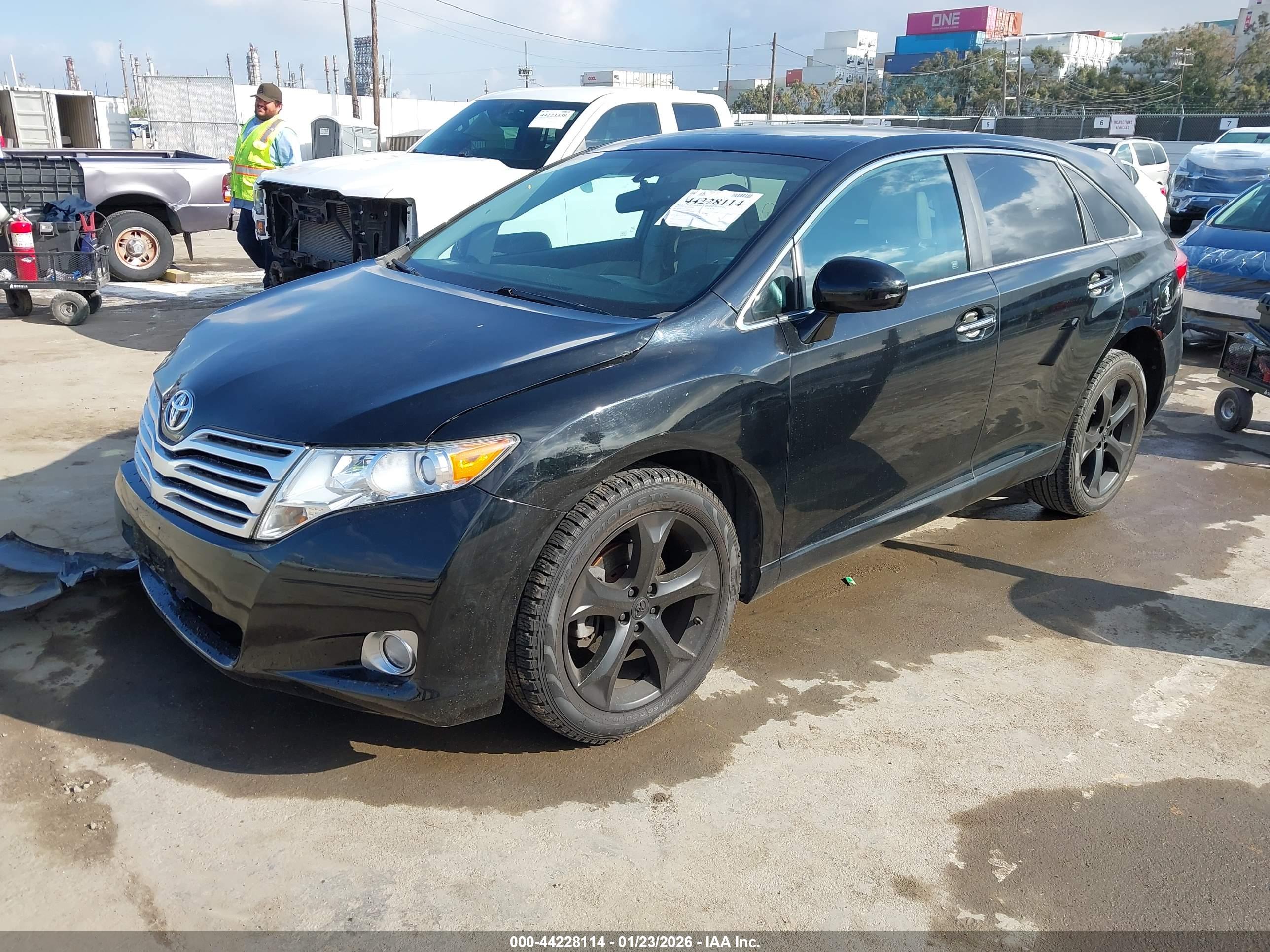 TOYOTA VENZA image 2