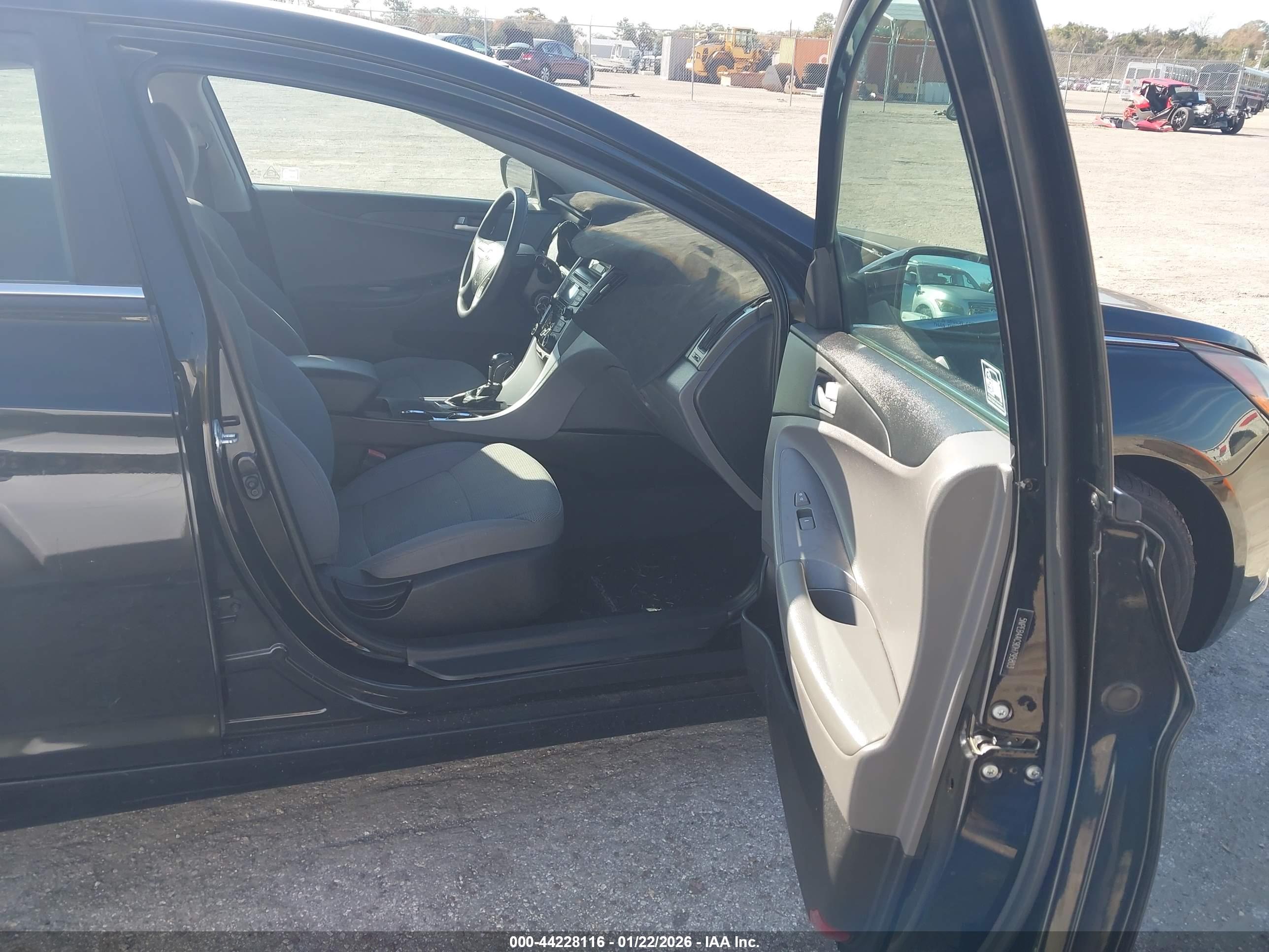 HYUNDAI SONATA image 5