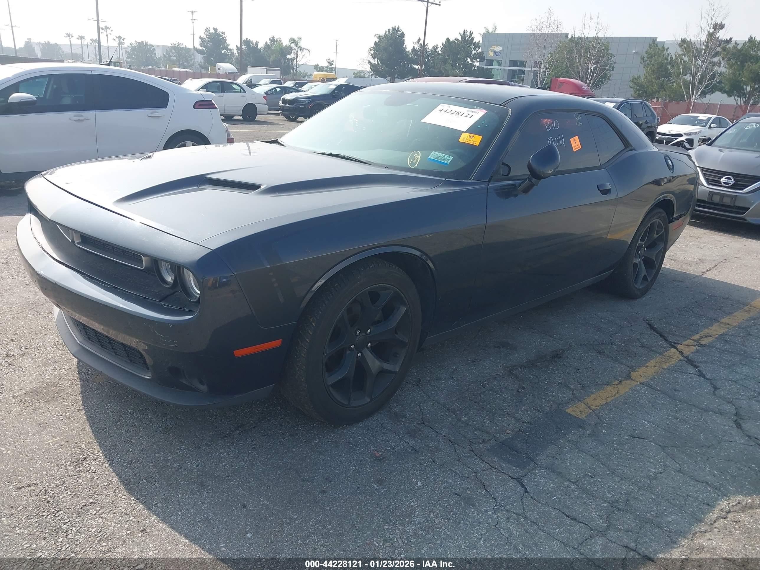 DODGE CHALLENGER image 2