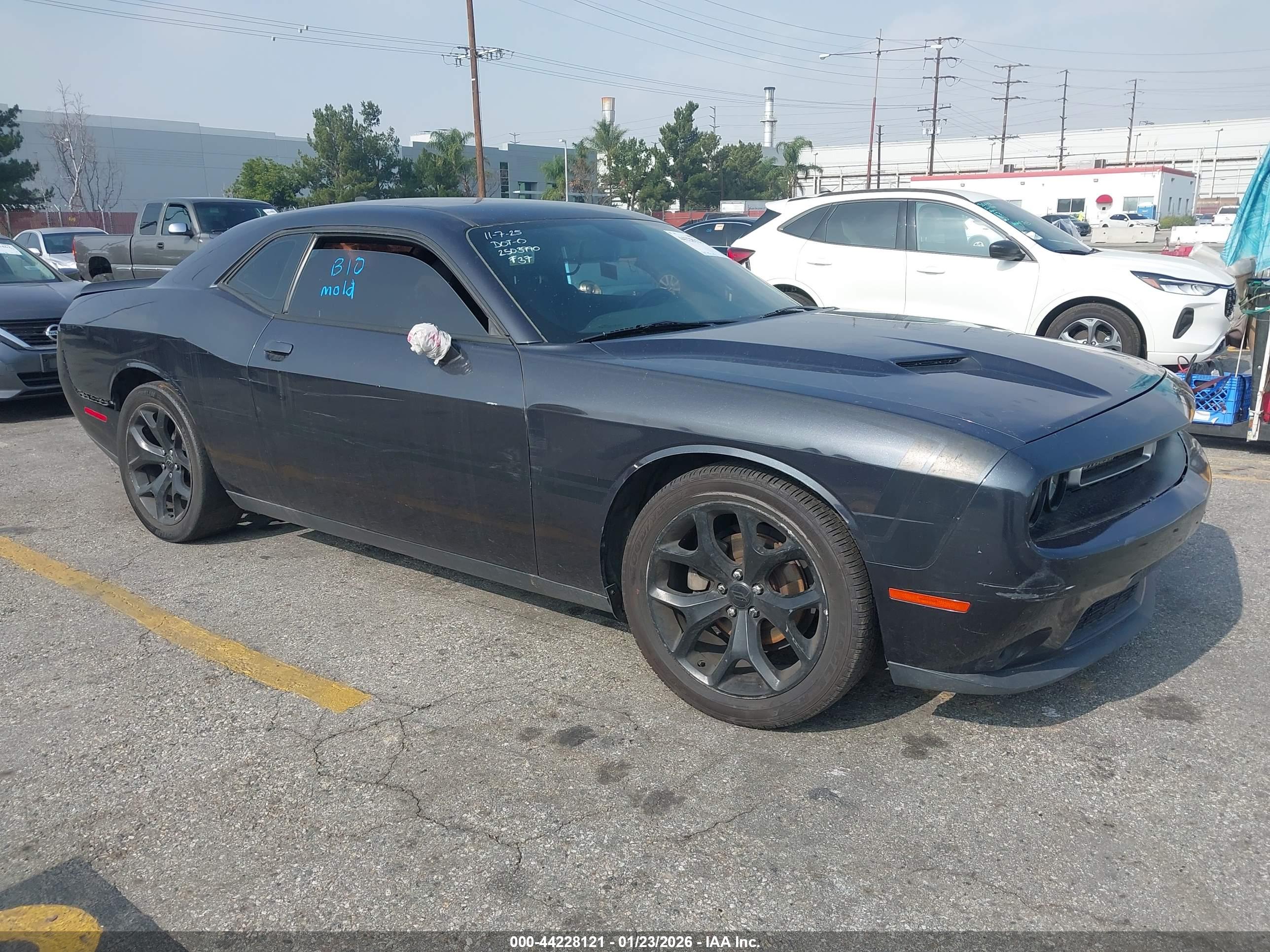 DODGE CHALLENGER image 6