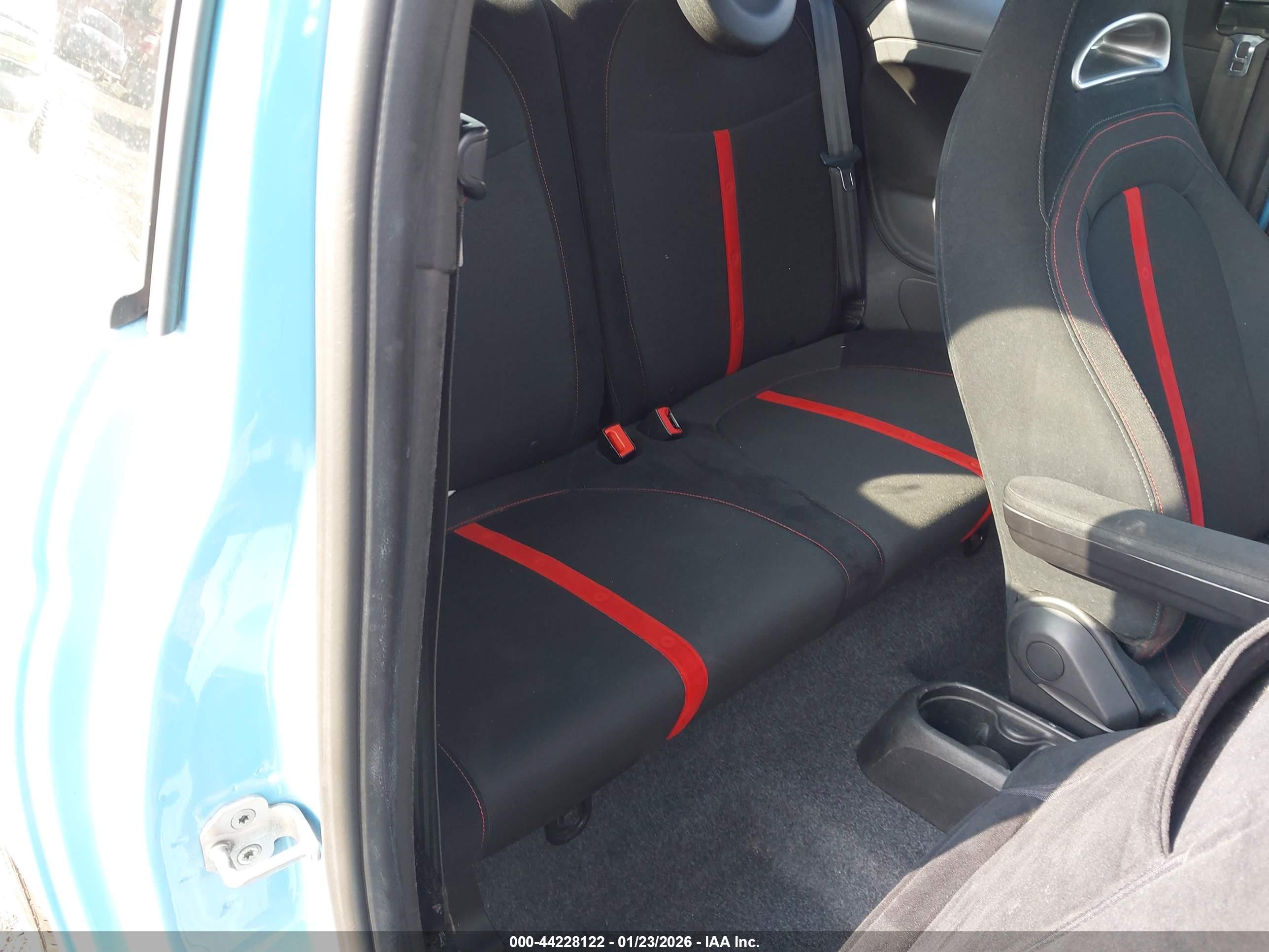 FIAT 500C image 8