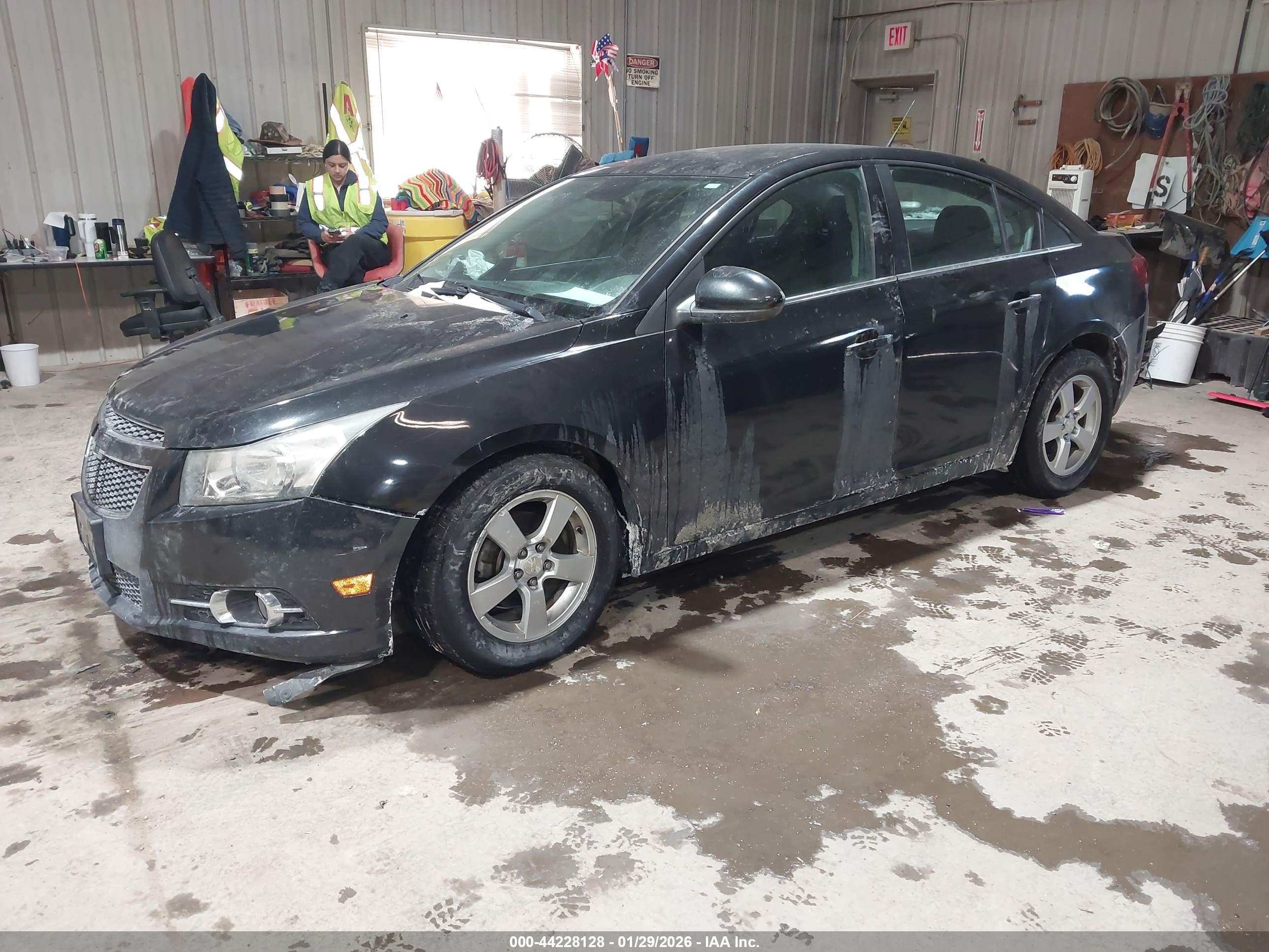 CHEVROLET CRUZE image 2
