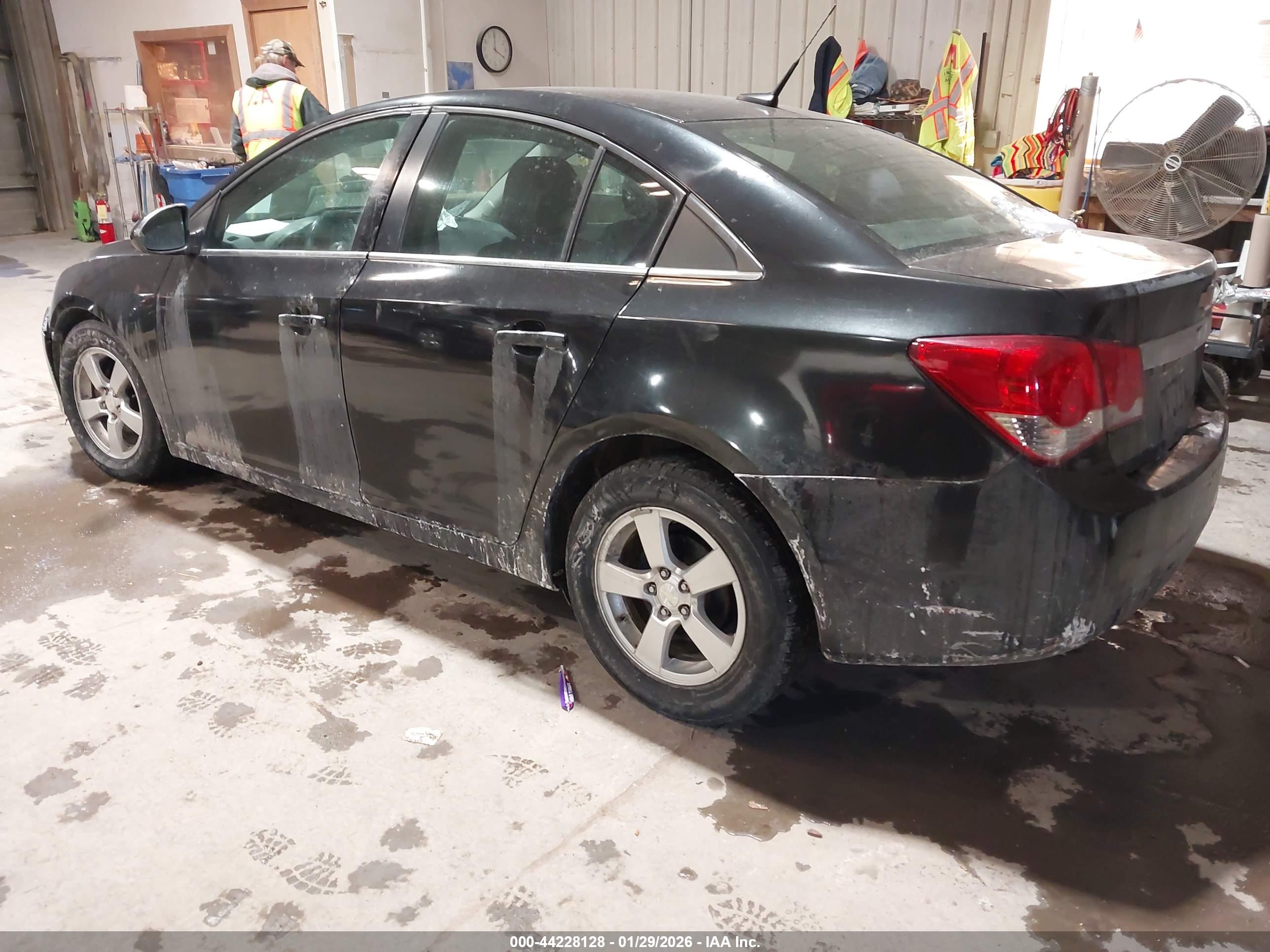 CHEVROLET CRUZE image 3