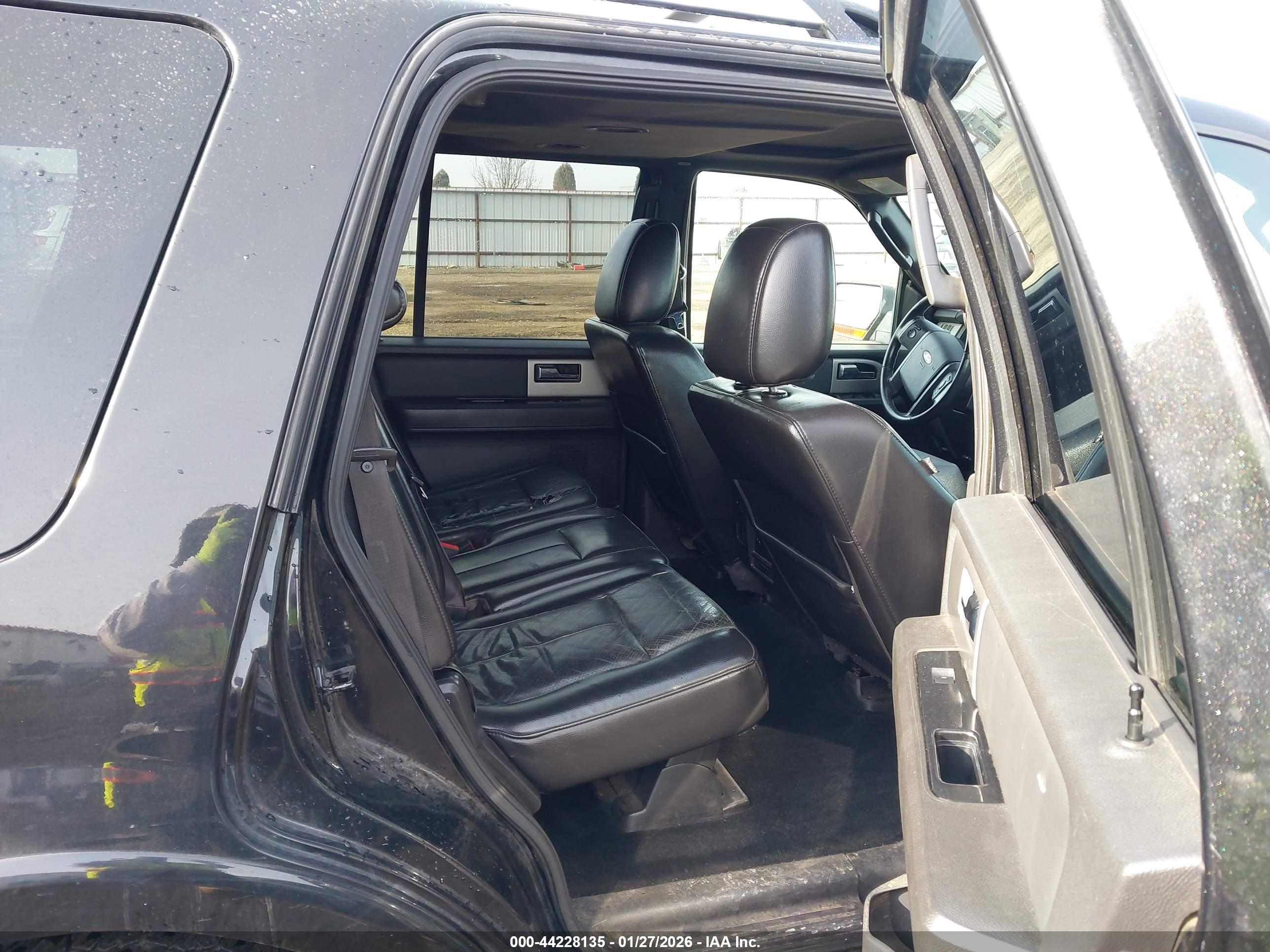 FORD EXPEDITION image 8