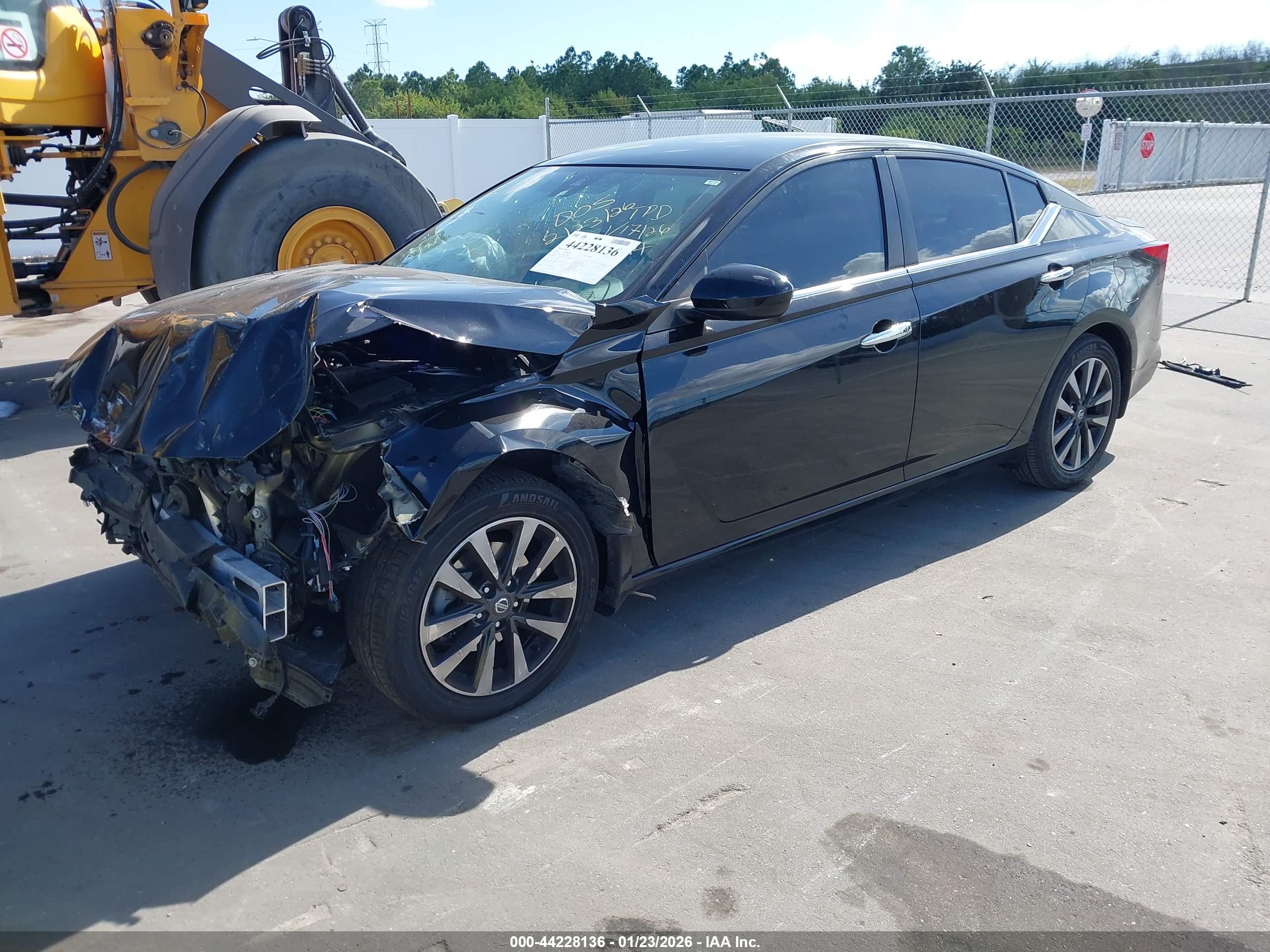 NISSAN ALTIMA image 2