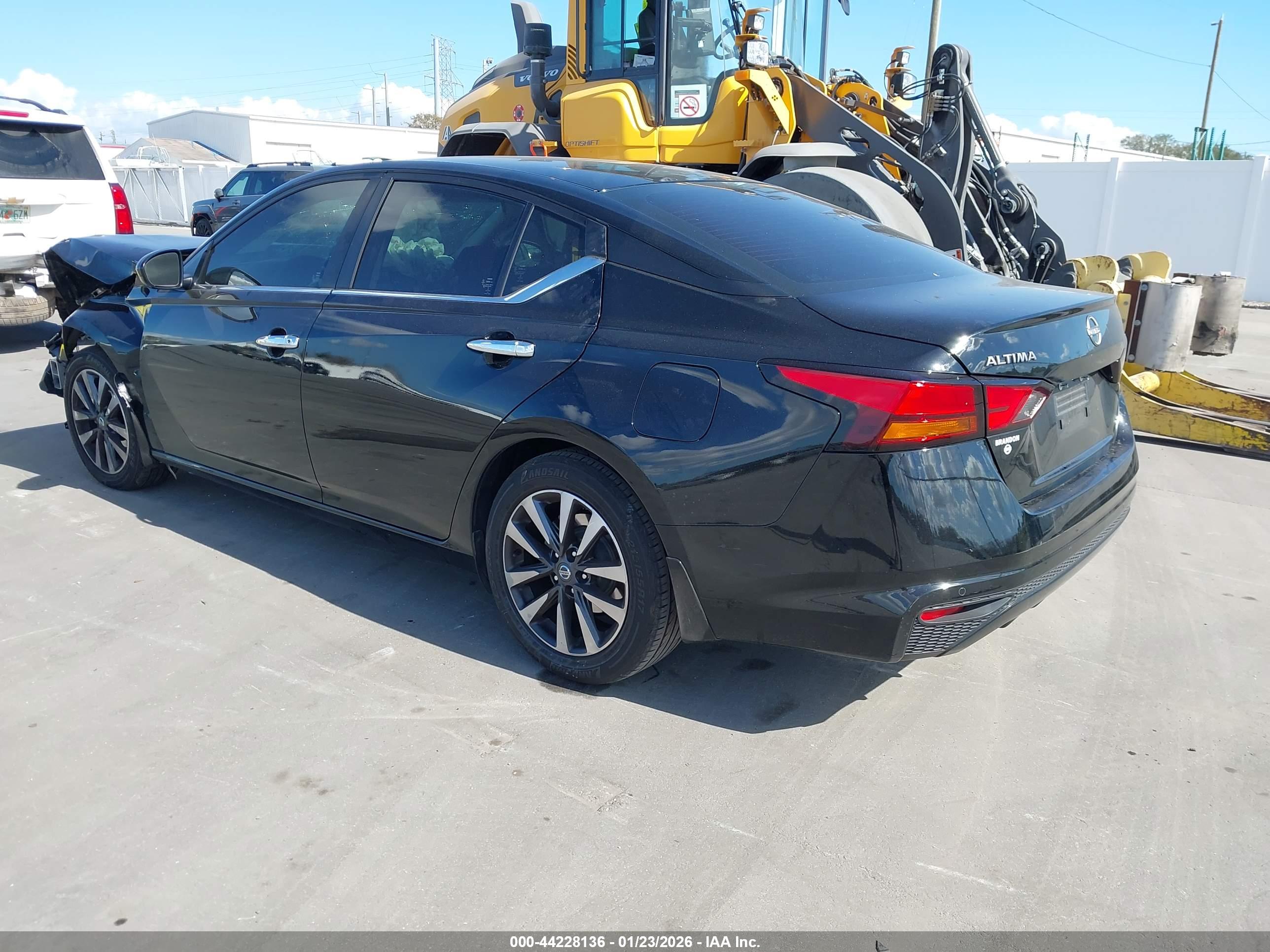 NISSAN ALTIMA image 3