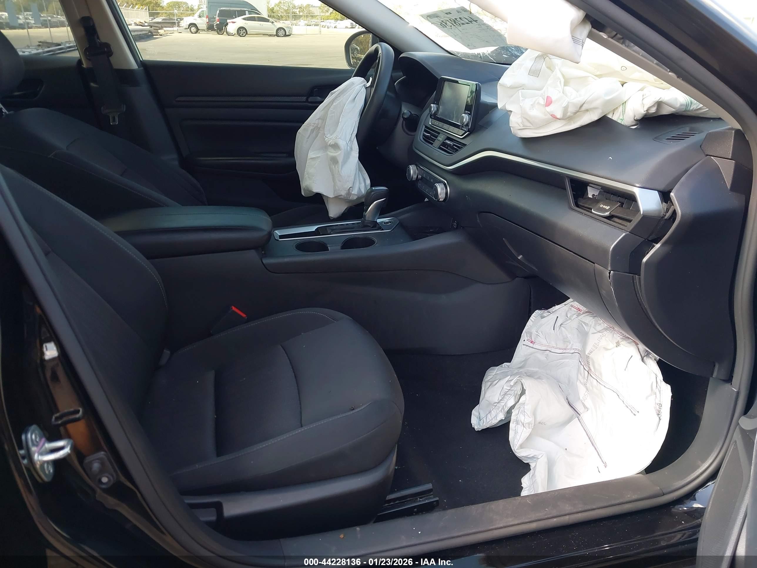 NISSAN ALTIMA image 5