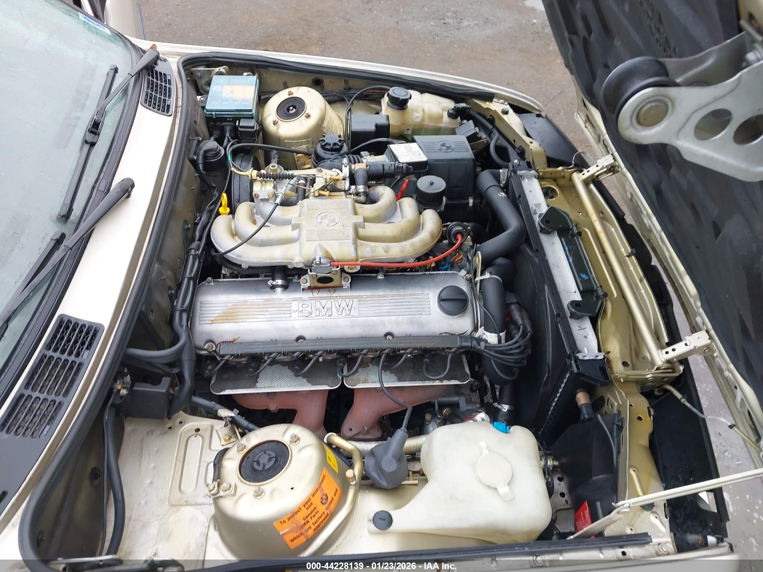 BMW 325 image 10