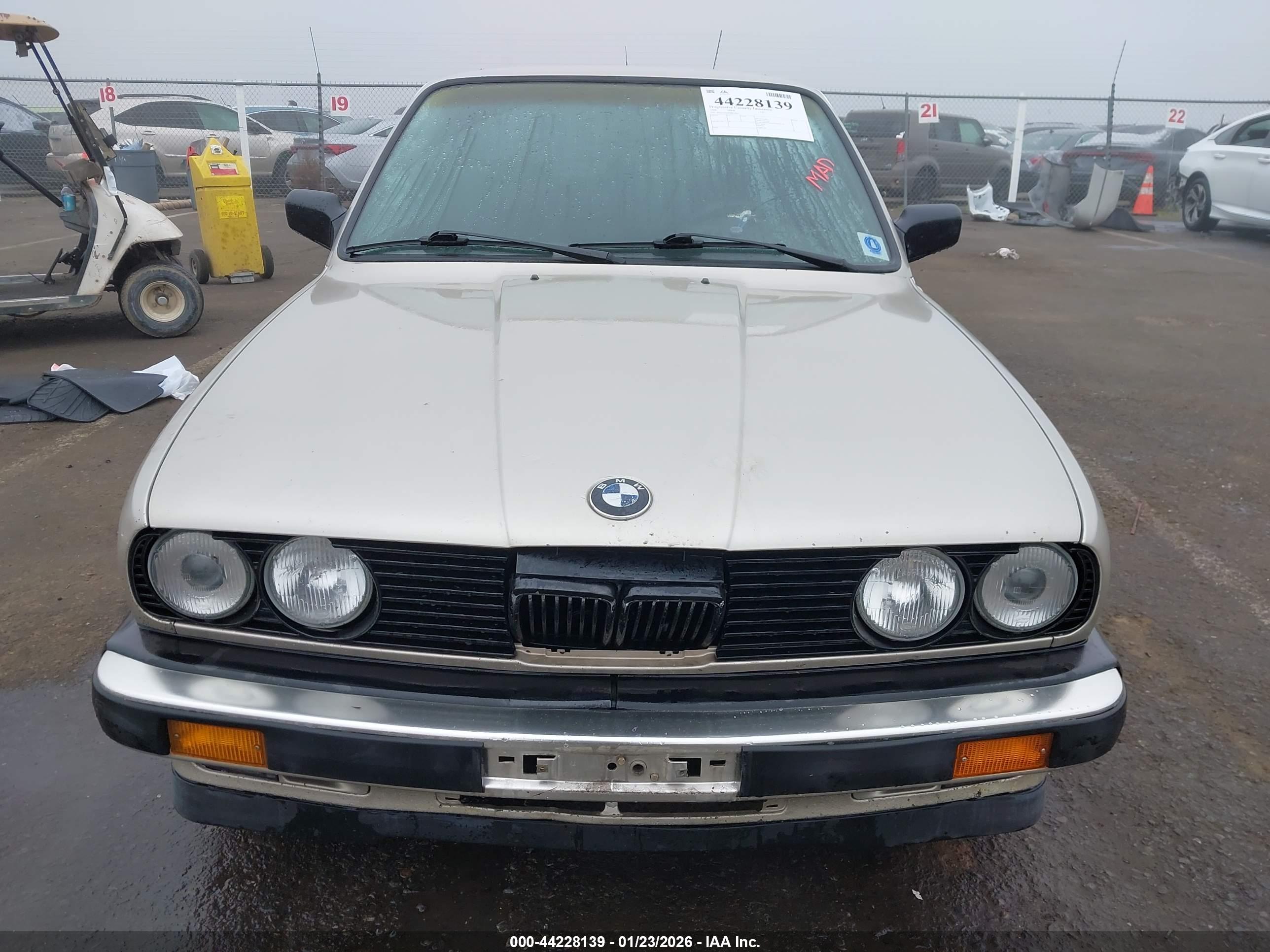 BMW 325 image 6