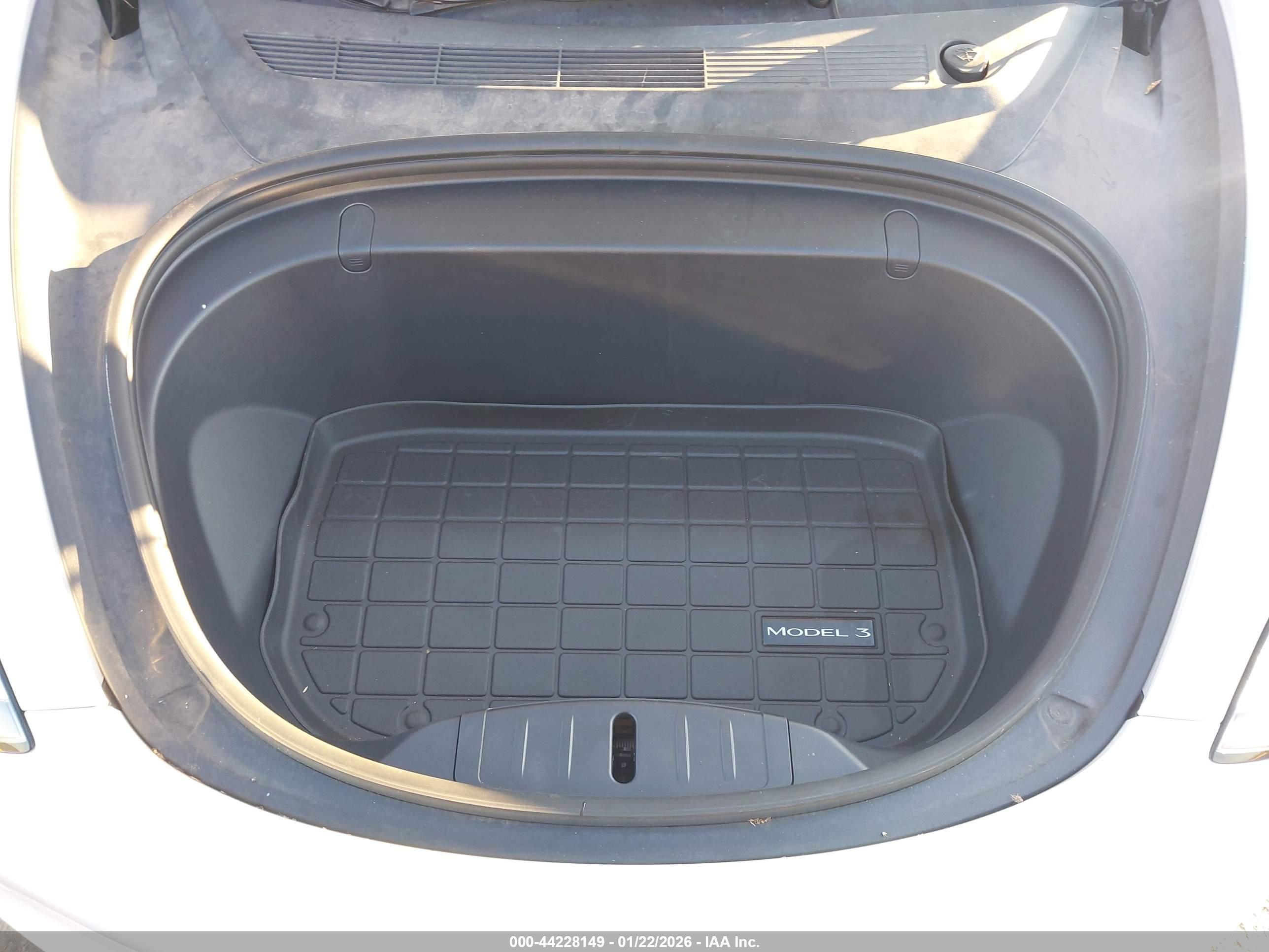 TESLA MODEL image 10