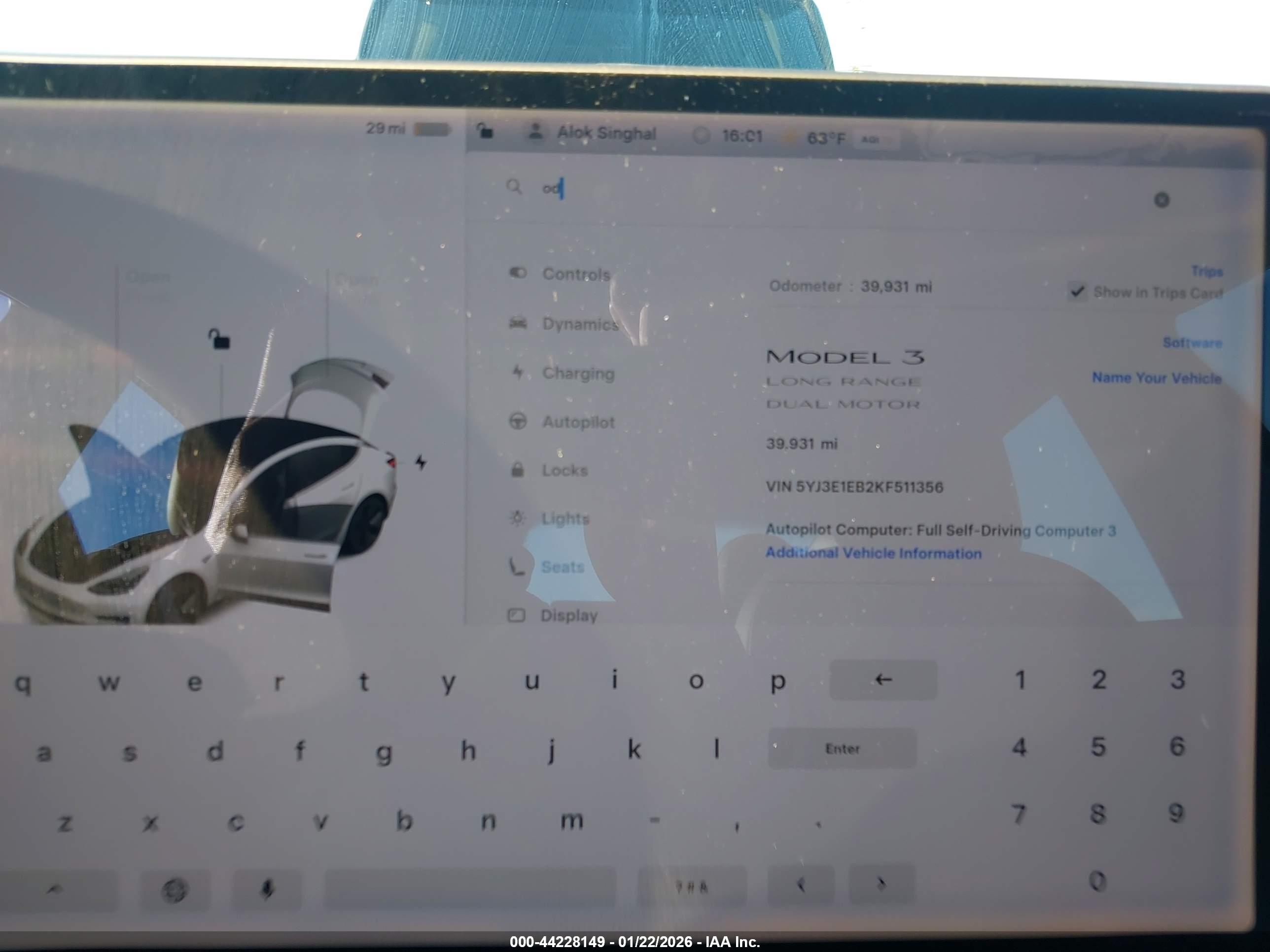 TESLA MODEL image 7