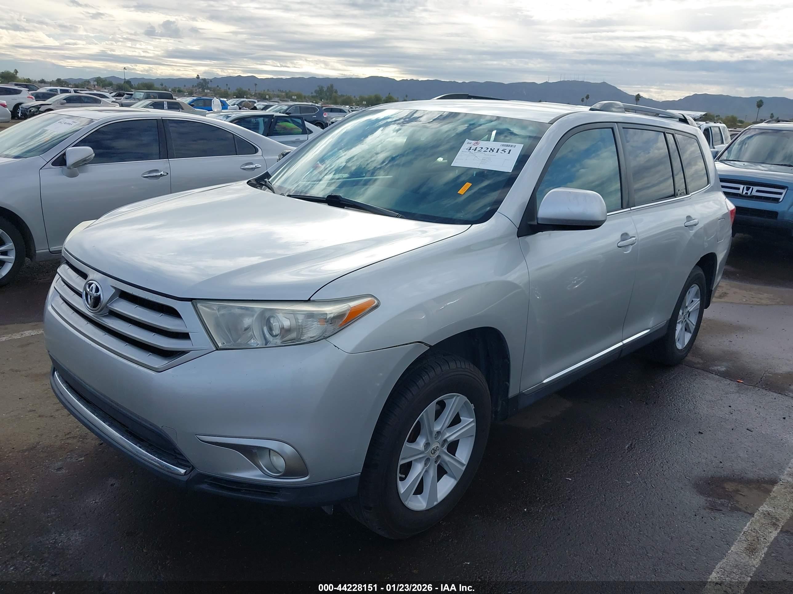 TOYOTA HIGHLANDER image 2