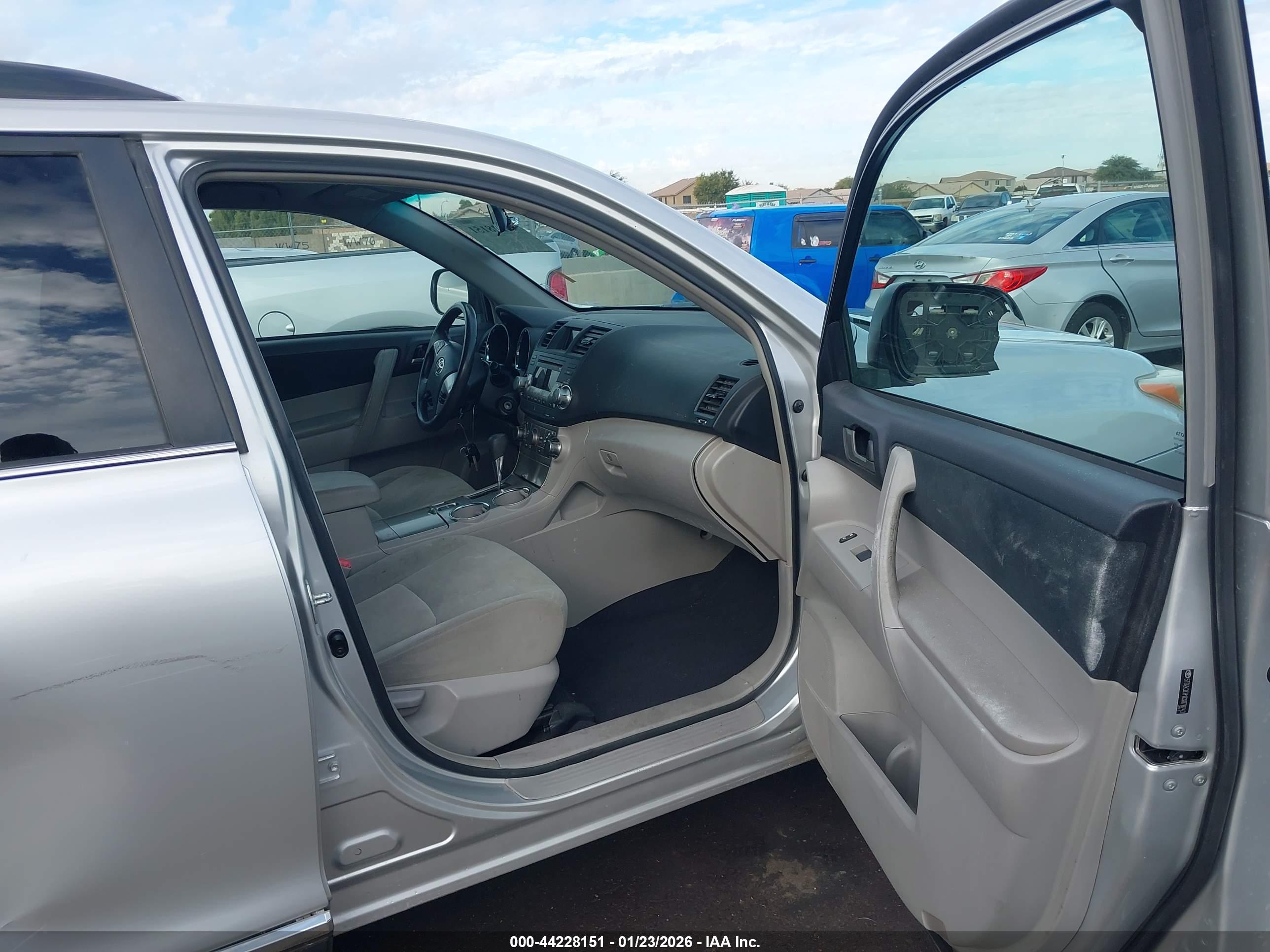 TOYOTA HIGHLANDER image 5