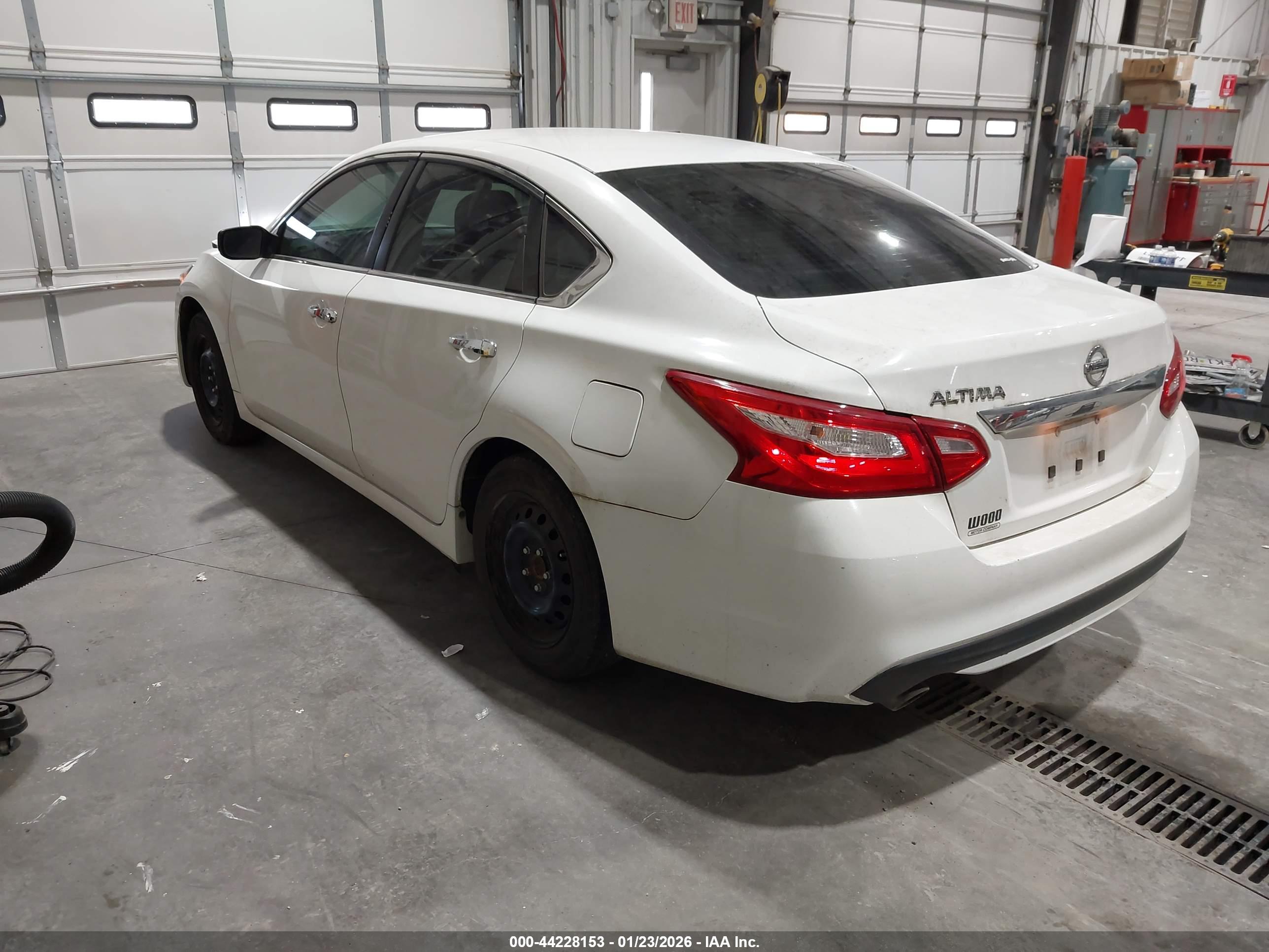 NISSAN ALTIMA image 3
