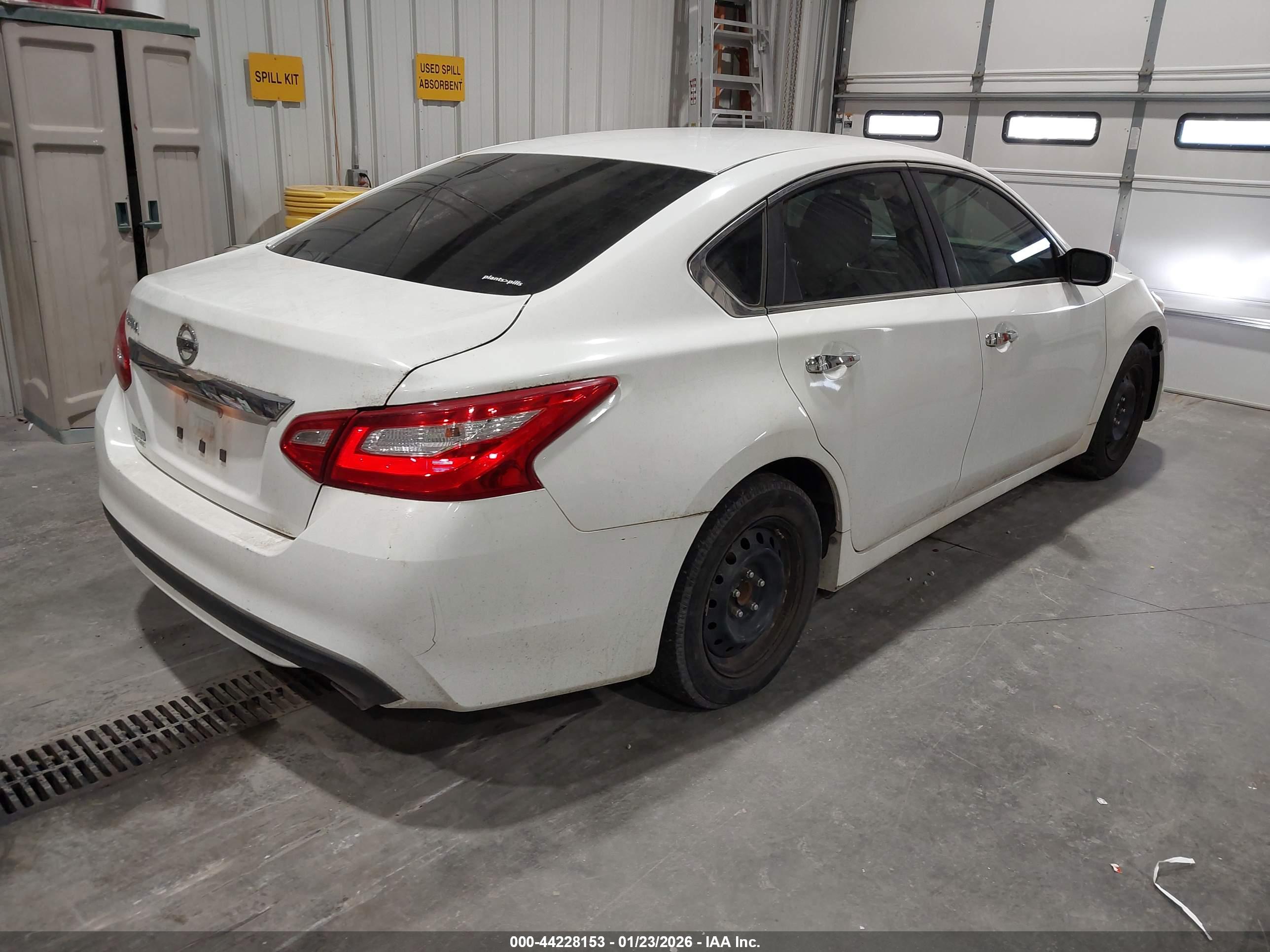 NISSAN ALTIMA image 4