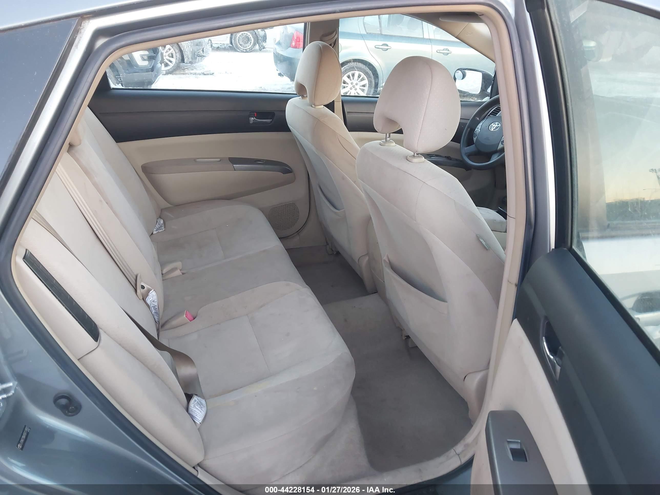 TOYOTA PRIUS image 8