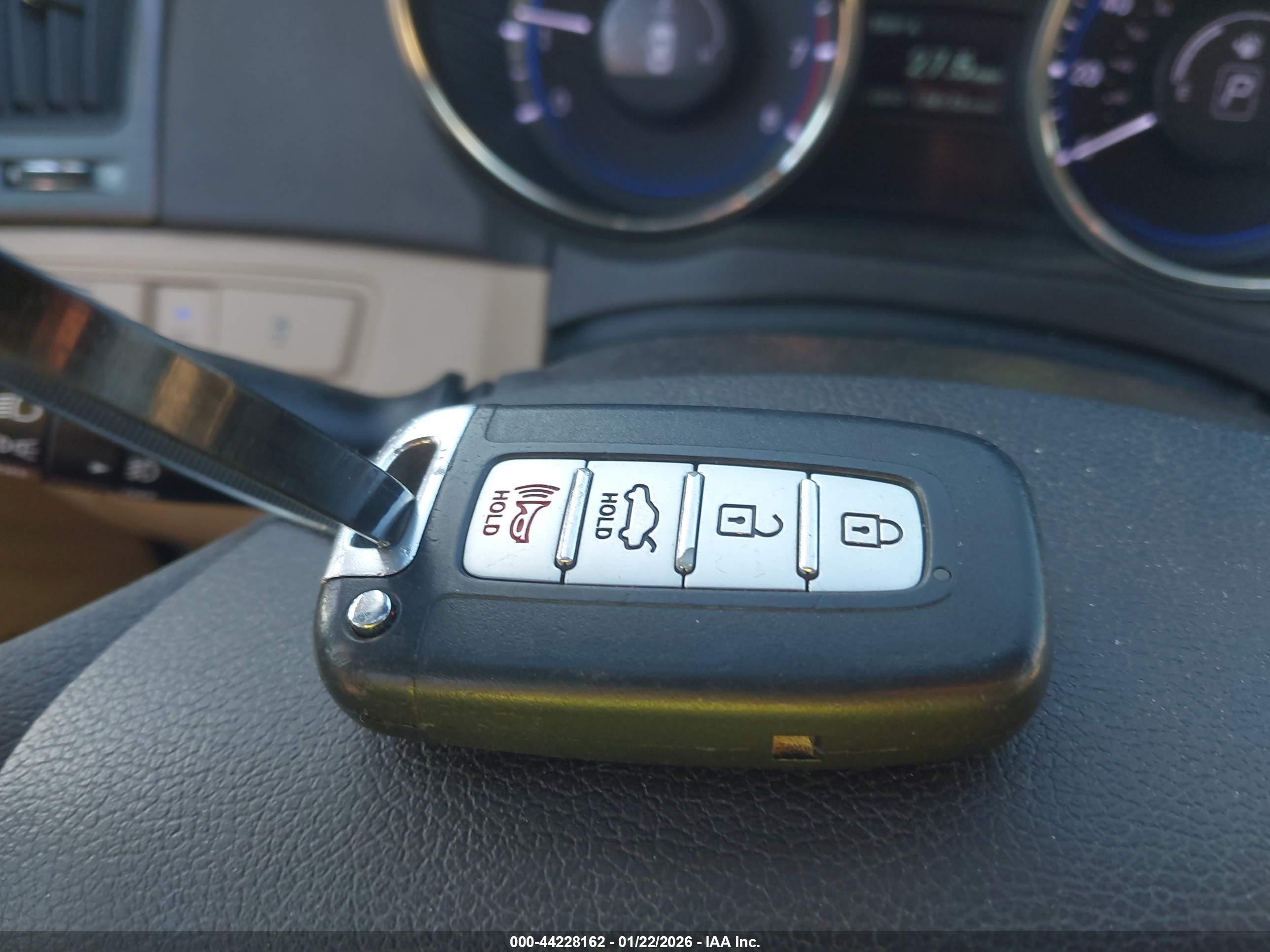 HYUNDAI SONATA image 11