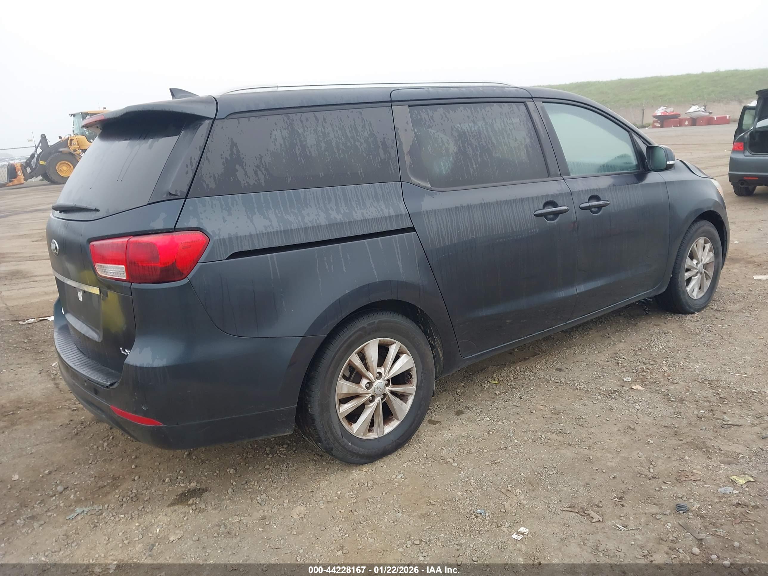 KIA SEDONA image 4