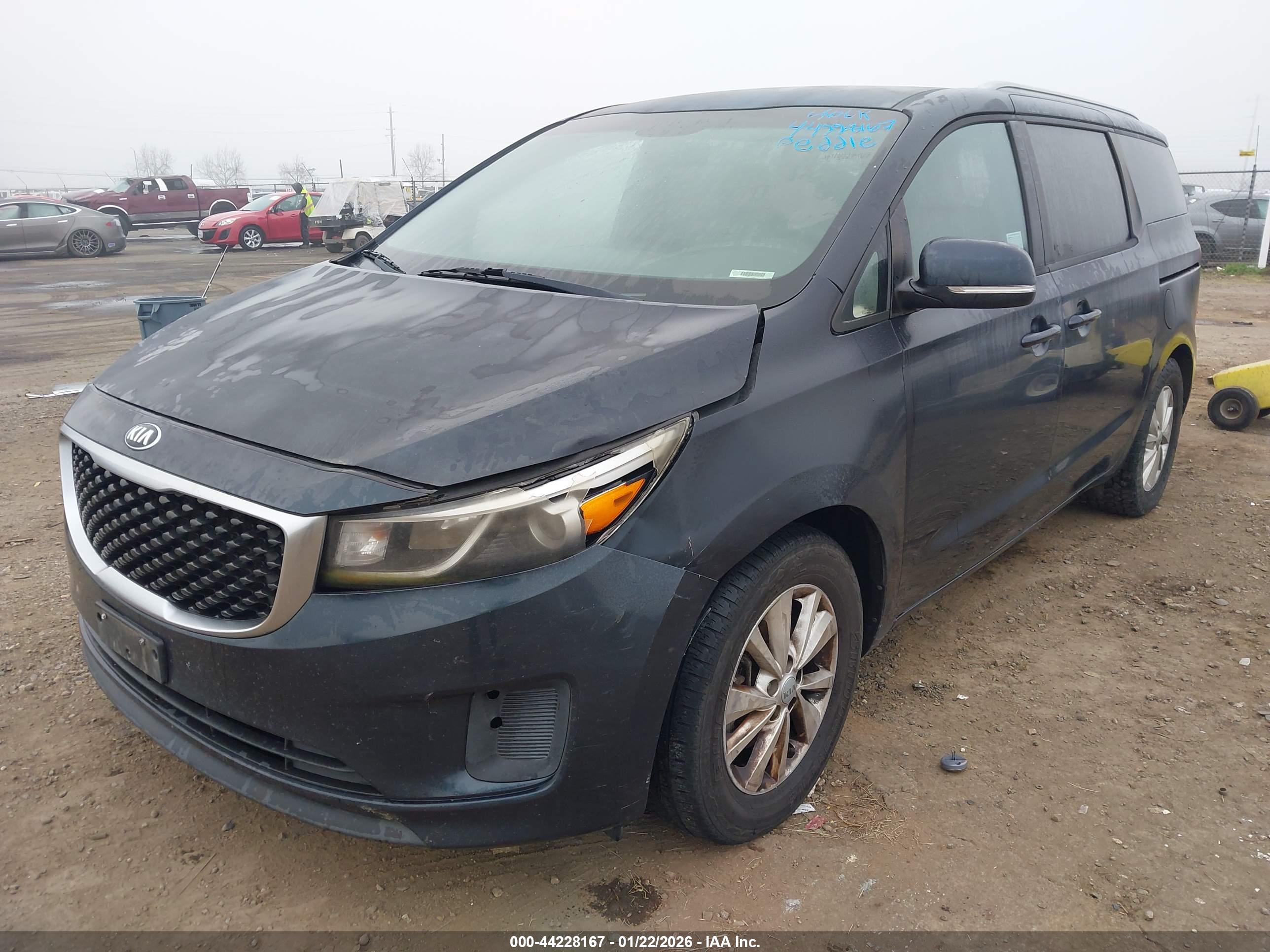 KIA SEDONA image 6