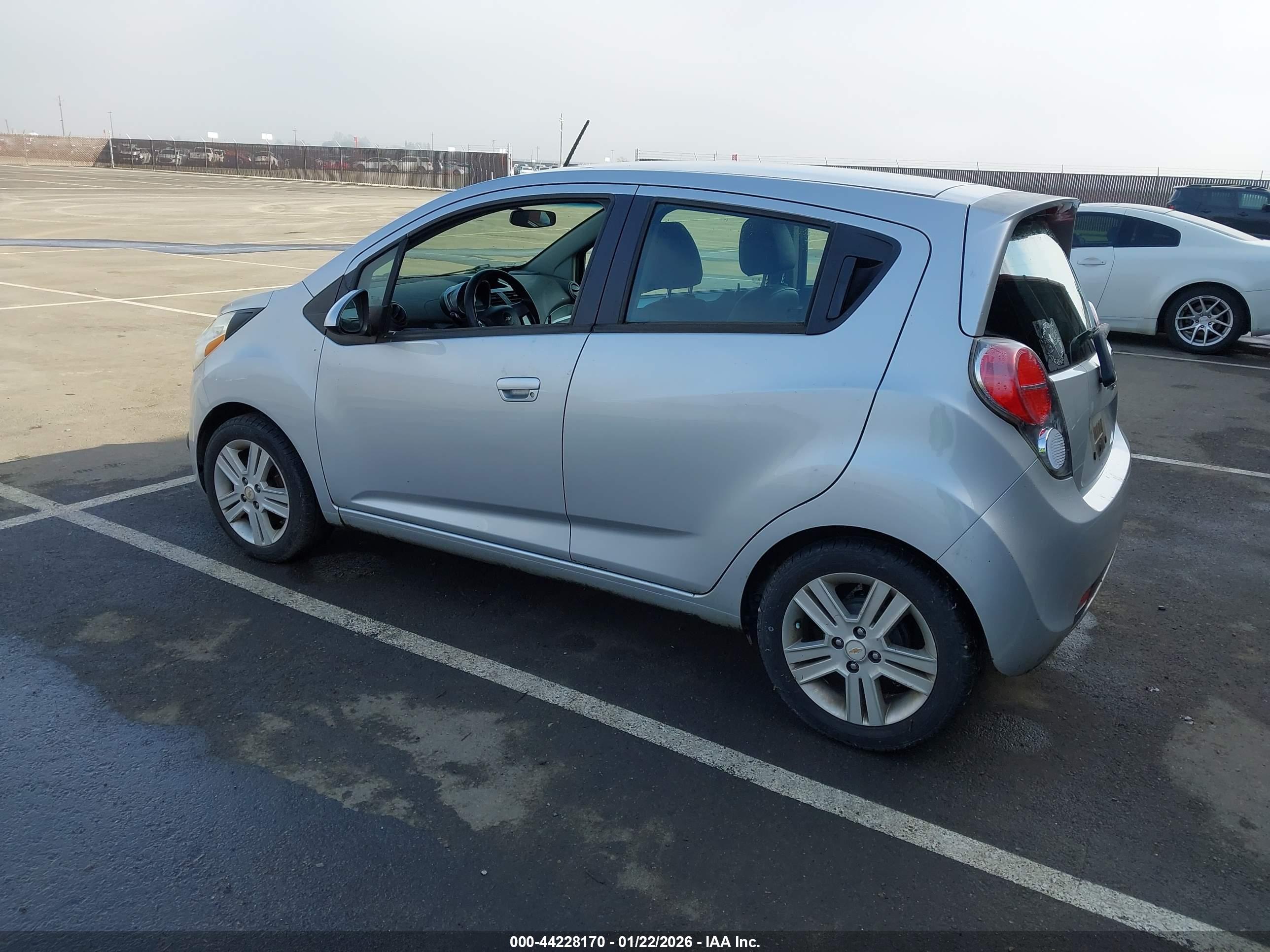 CHEVROLET SPARK image 3