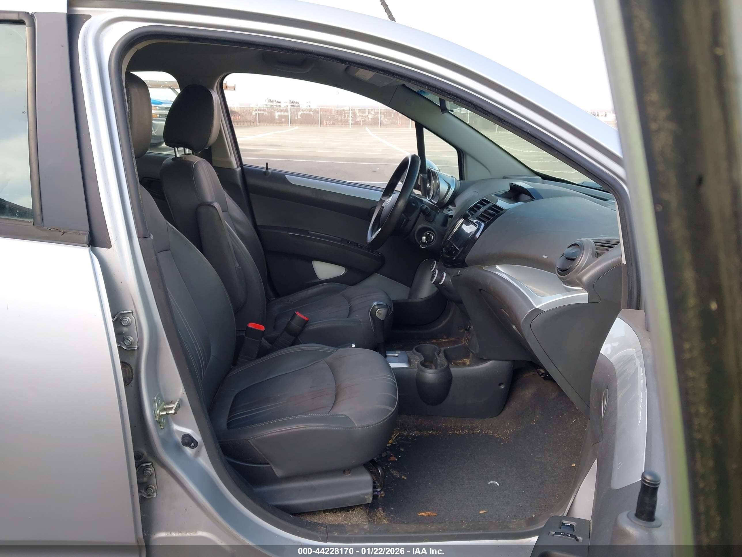 CHEVROLET SPARK image 5
