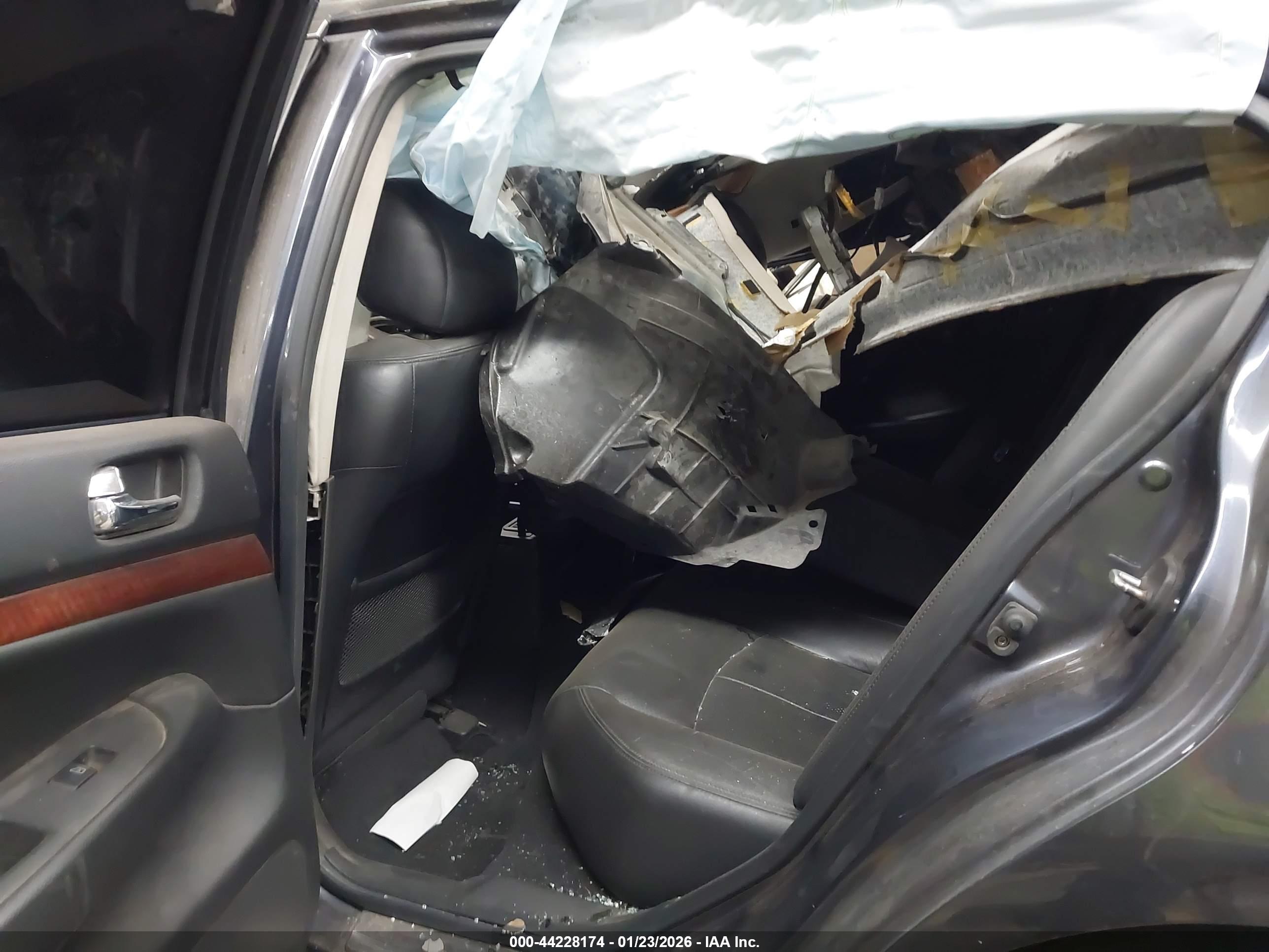 INFINITI G37 image 8