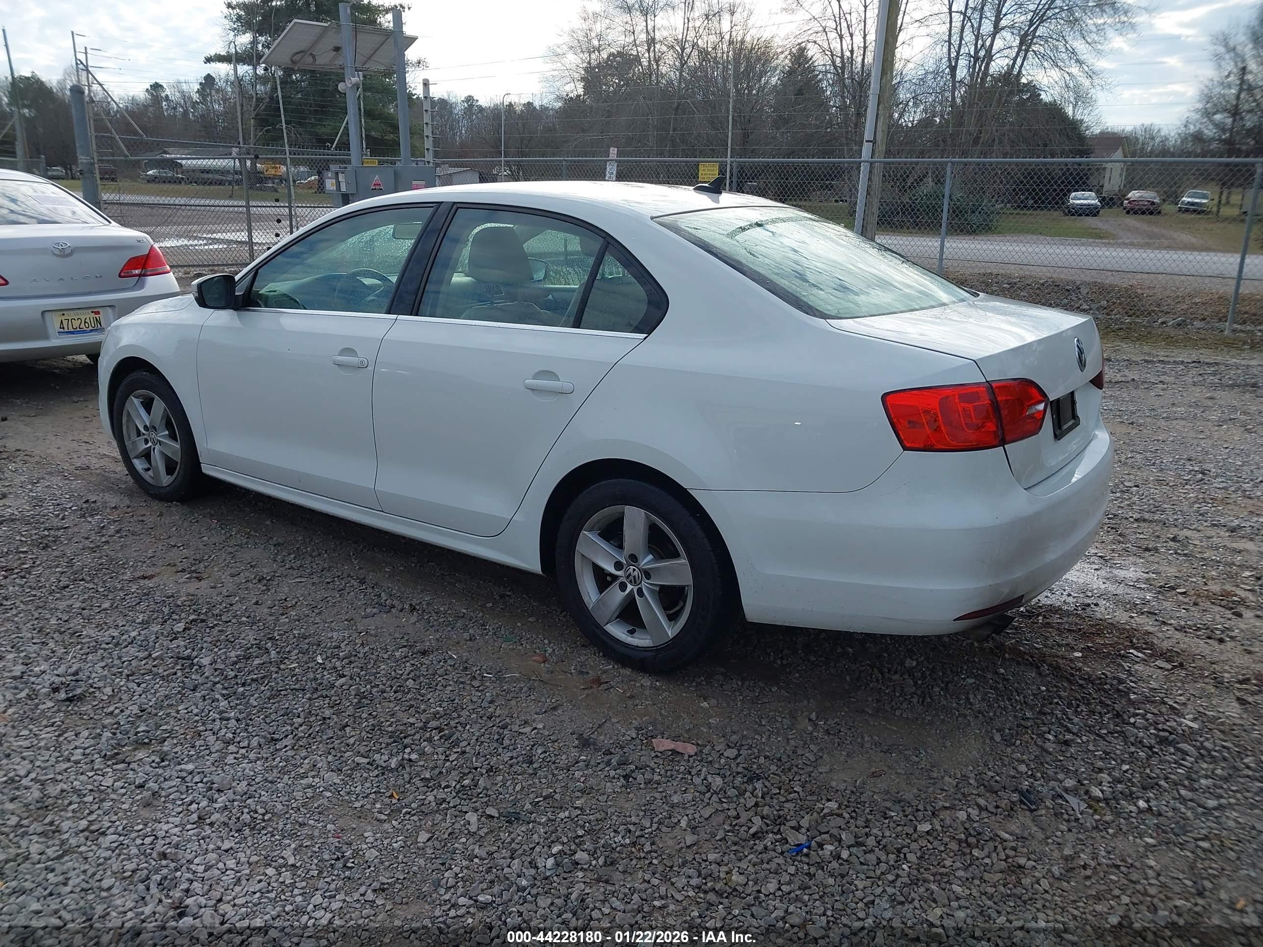VOLKSWAGEN JETTA image 3