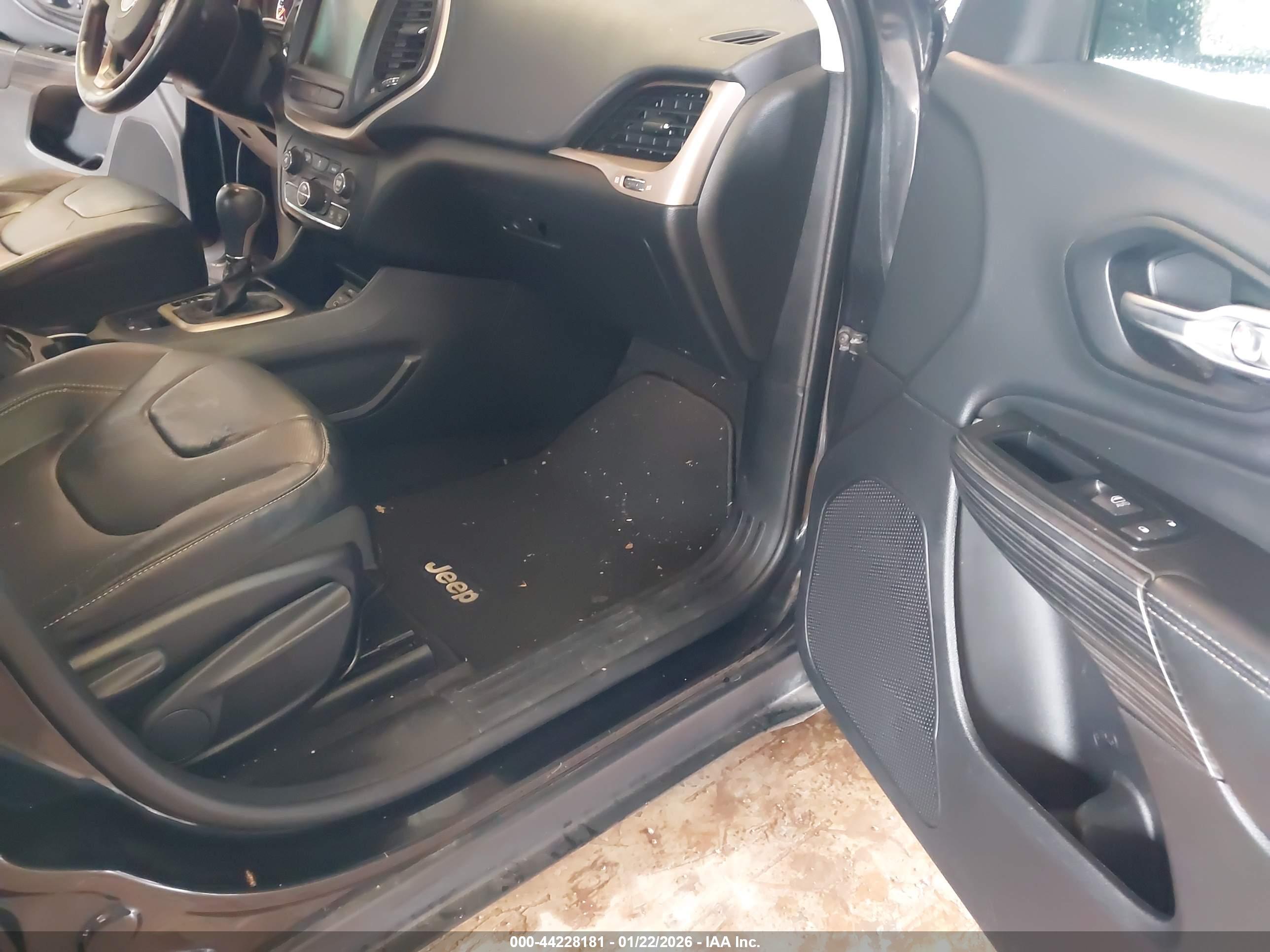 JEEP CHEROKEE image 5