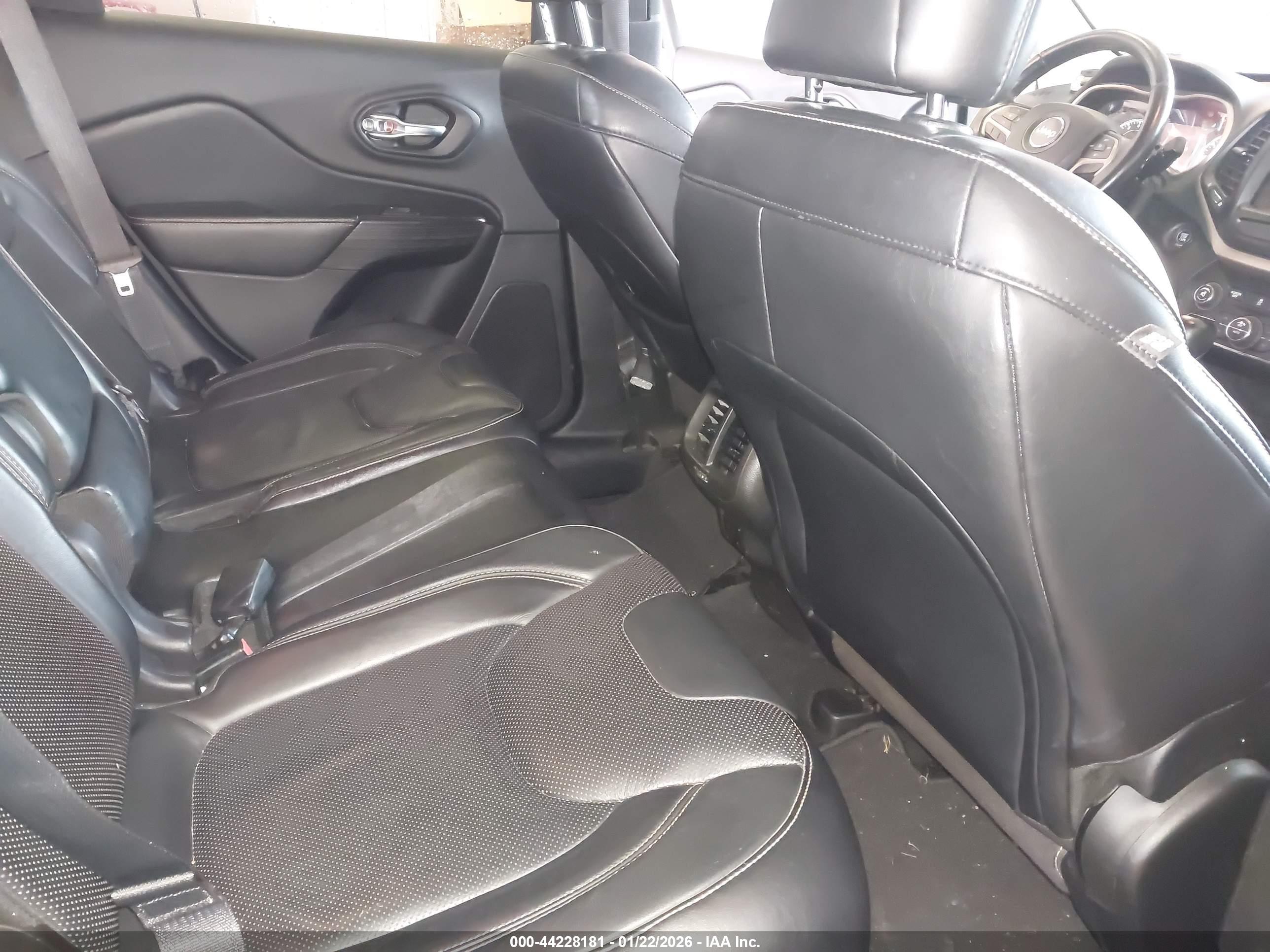 JEEP CHEROKEE image 8