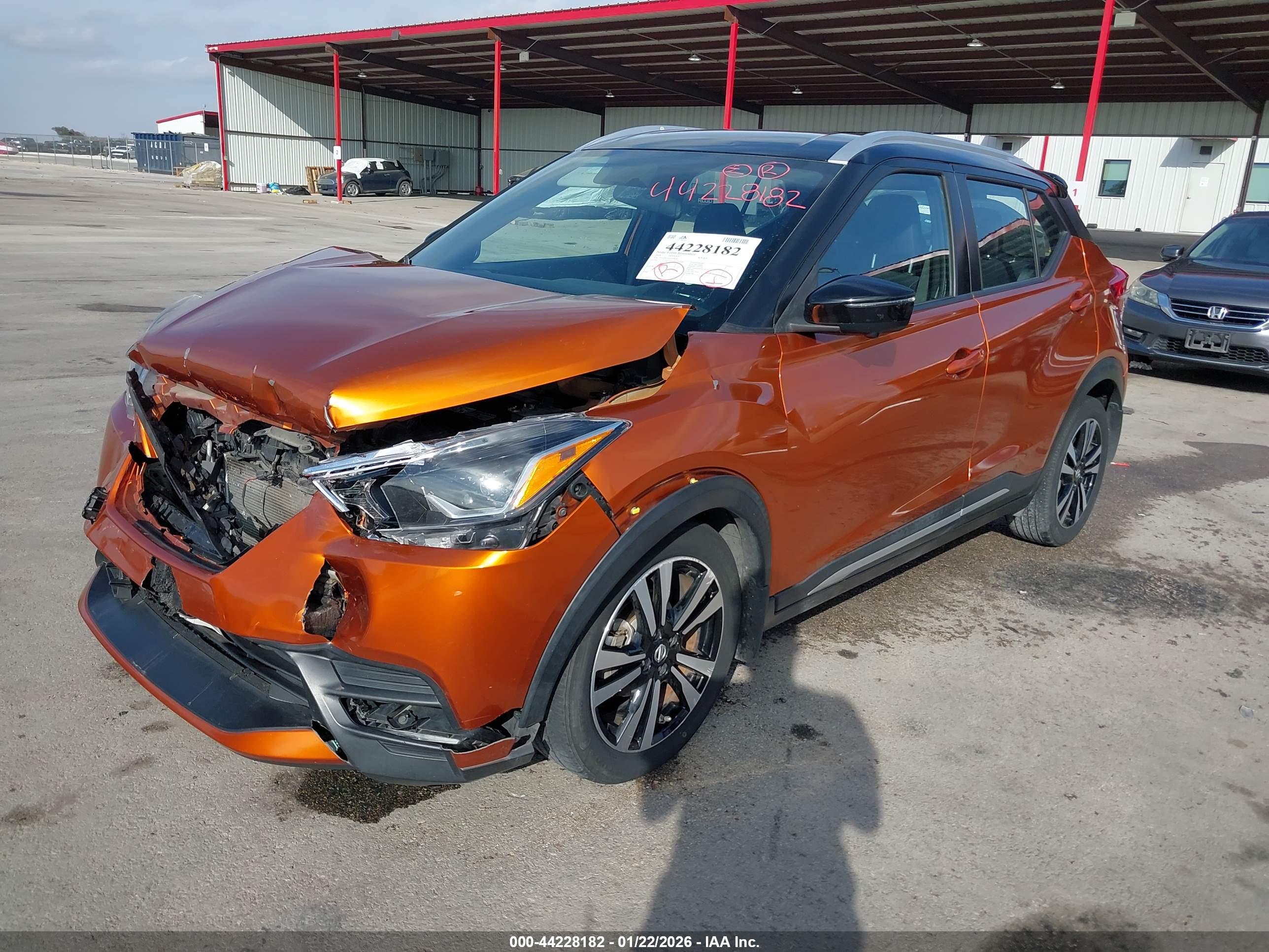 NISSAN KICKS image 2