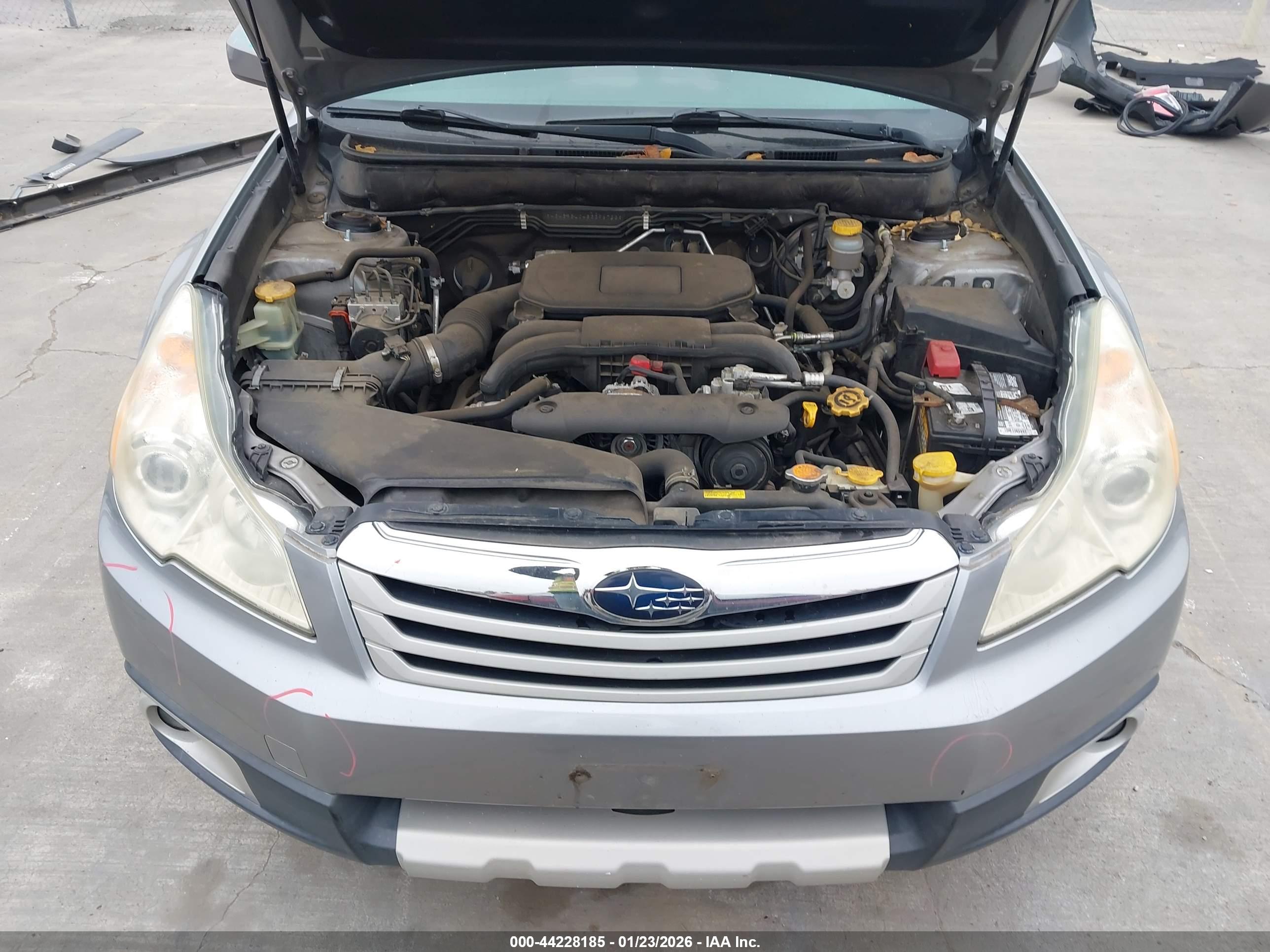 SUBARU OUTBACK image 10