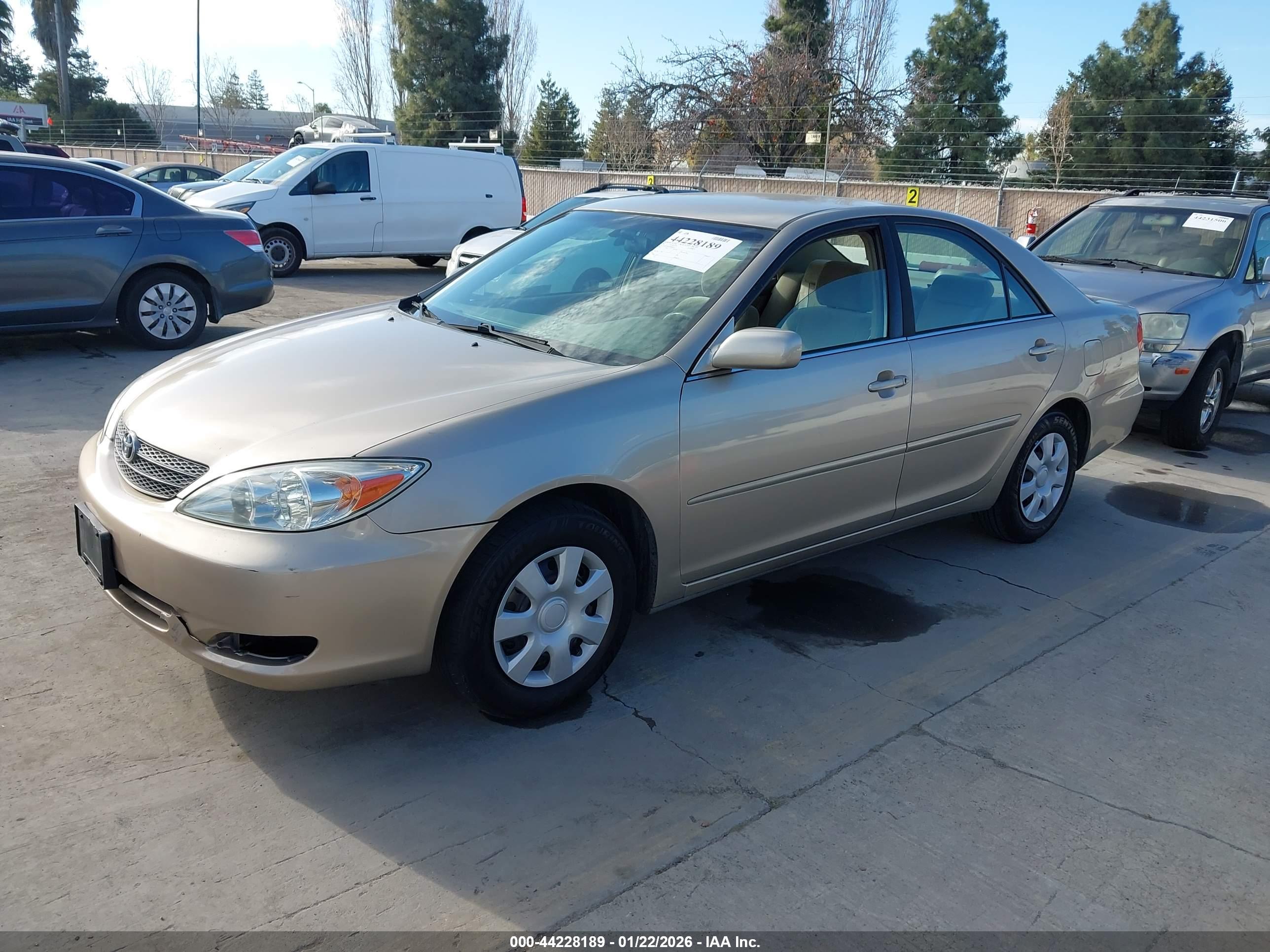 TOYOTA CAMRY image 2