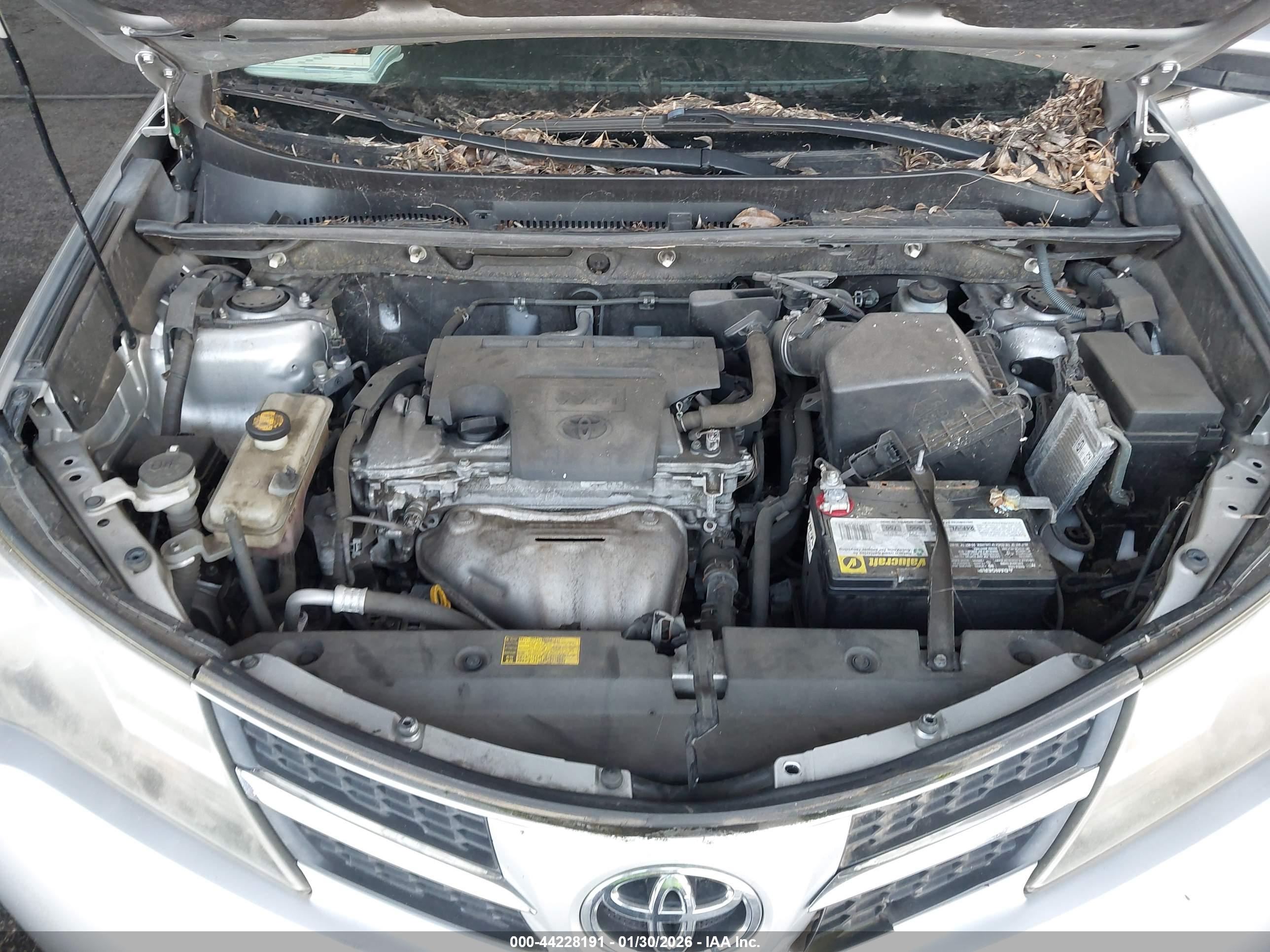 TOYOTA RAV4 image 10