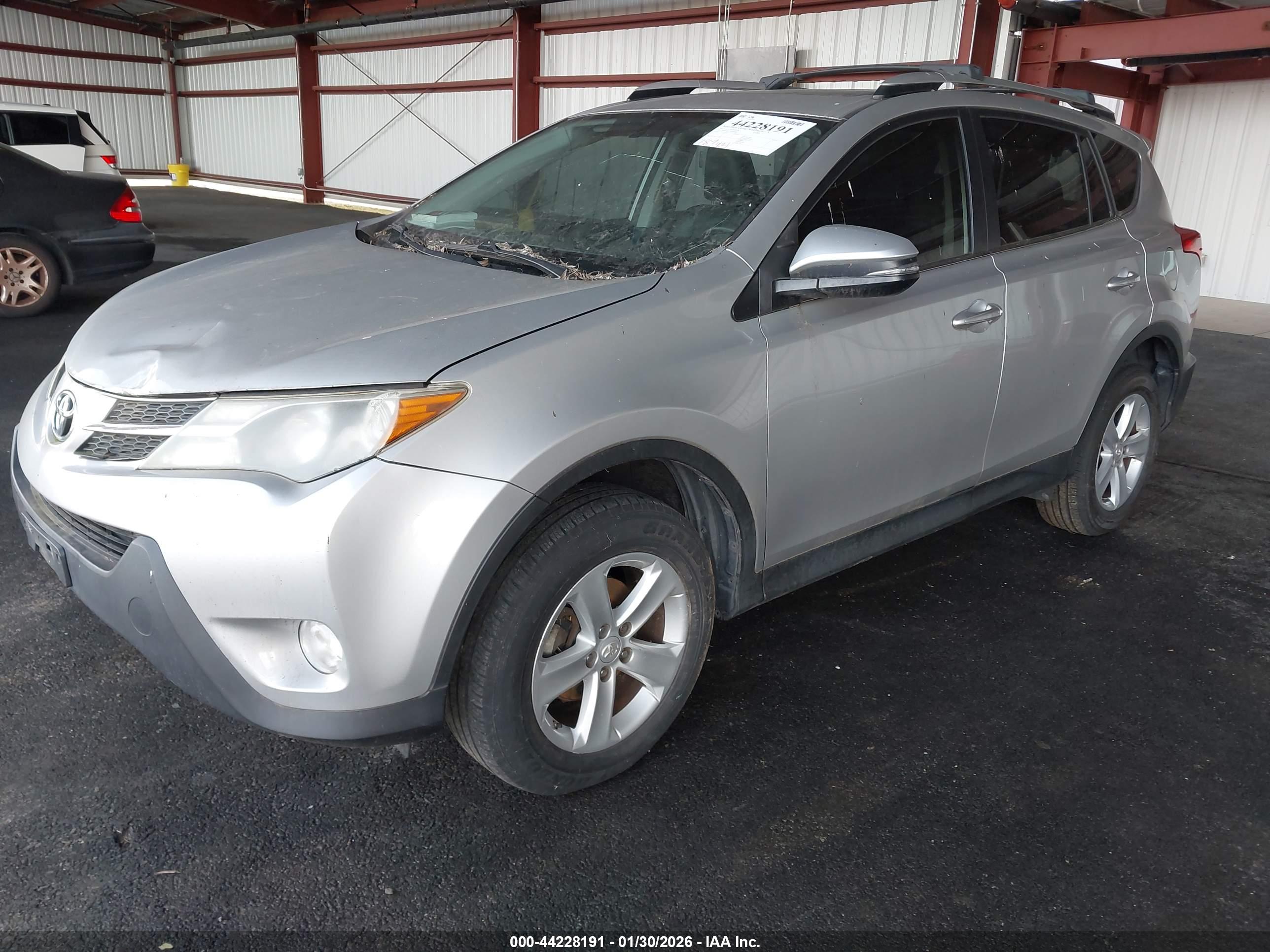 TOYOTA RAV4 image 2