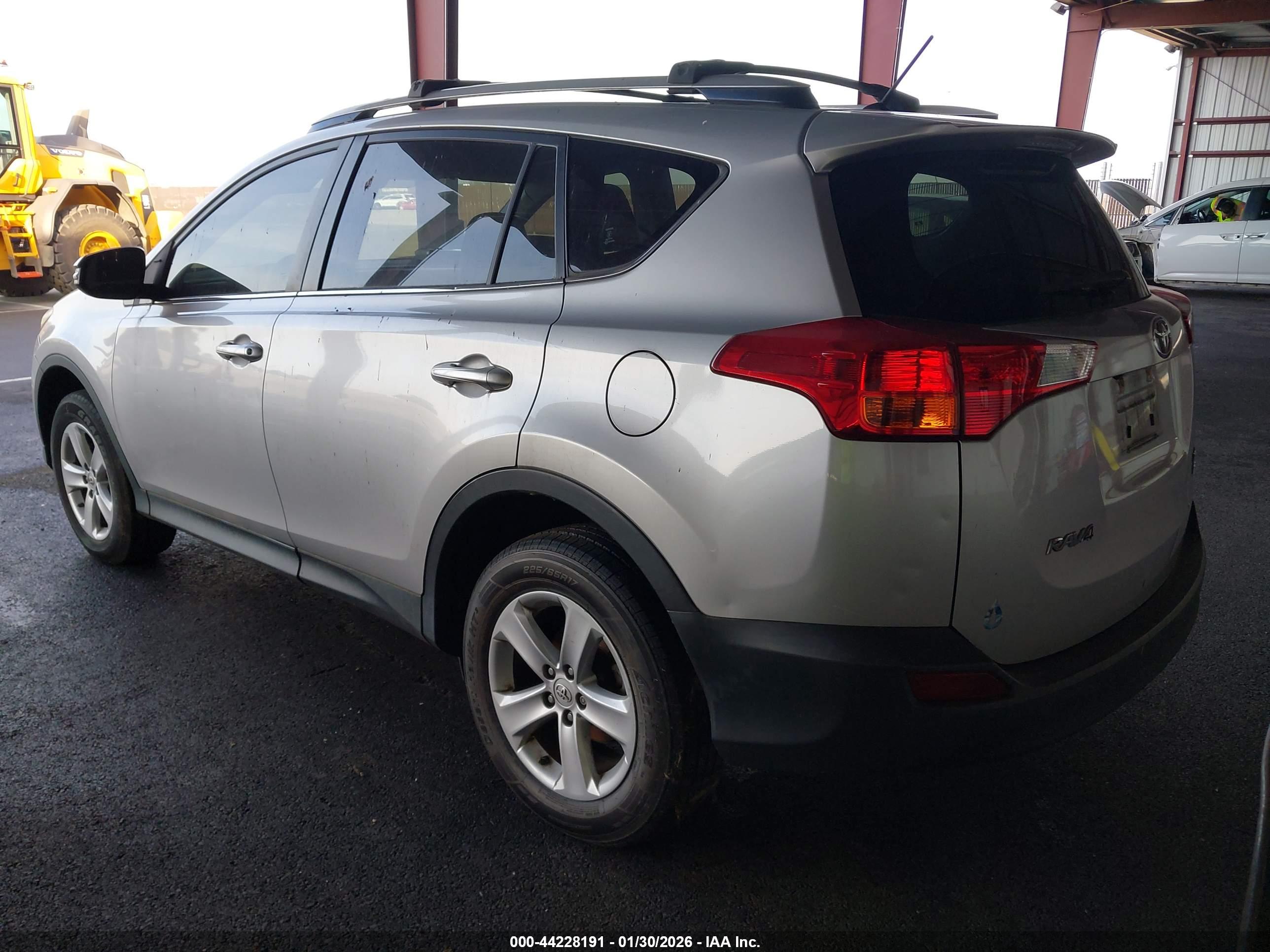 TOYOTA RAV4 image 3