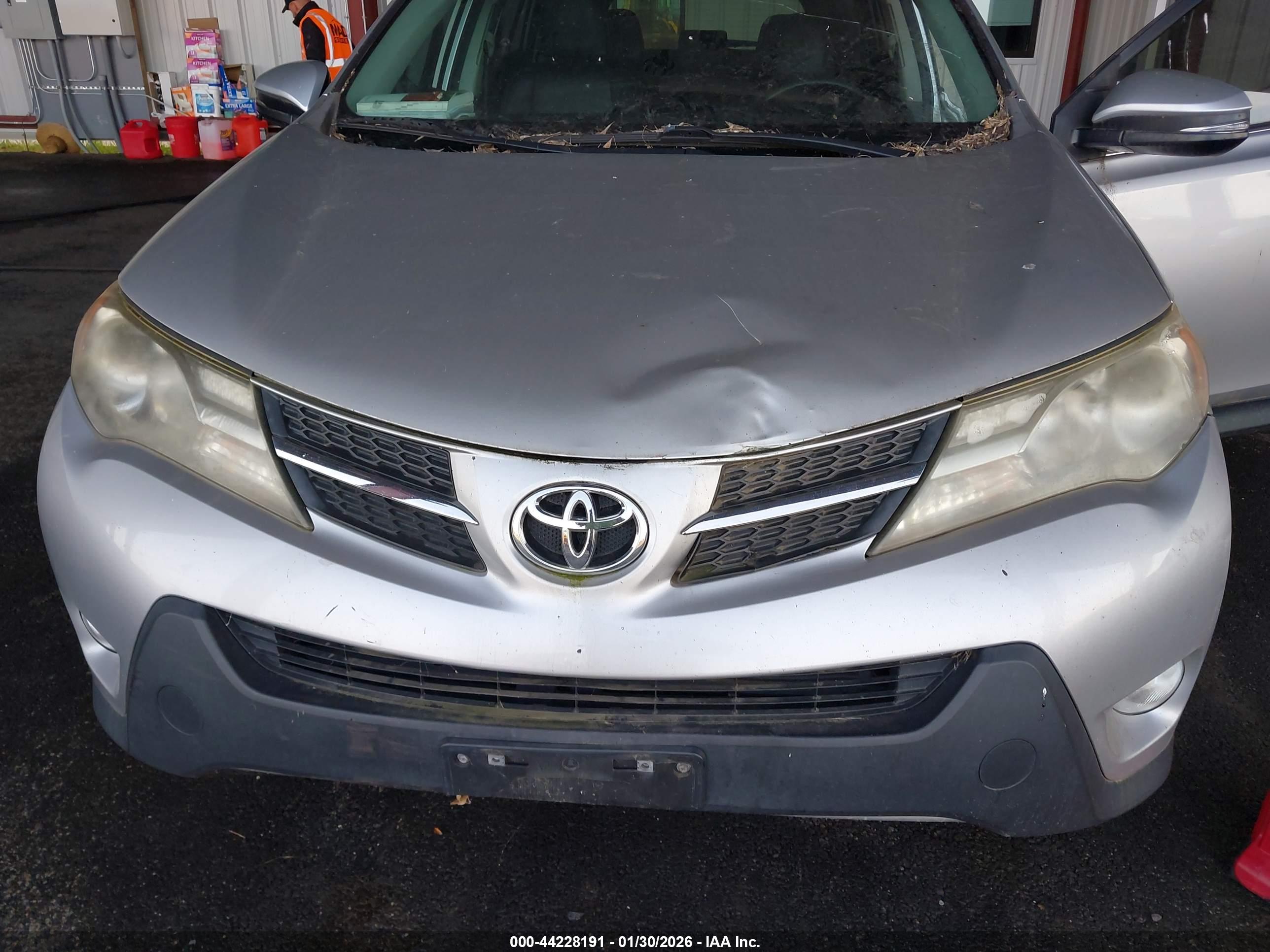 TOYOTA RAV4 image 6