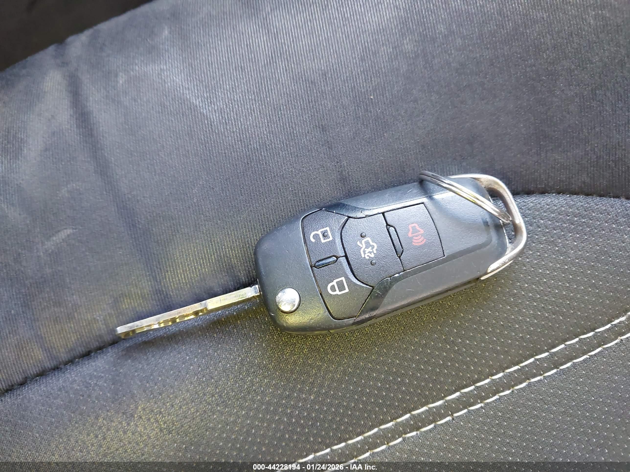 FORD FUSION image 11