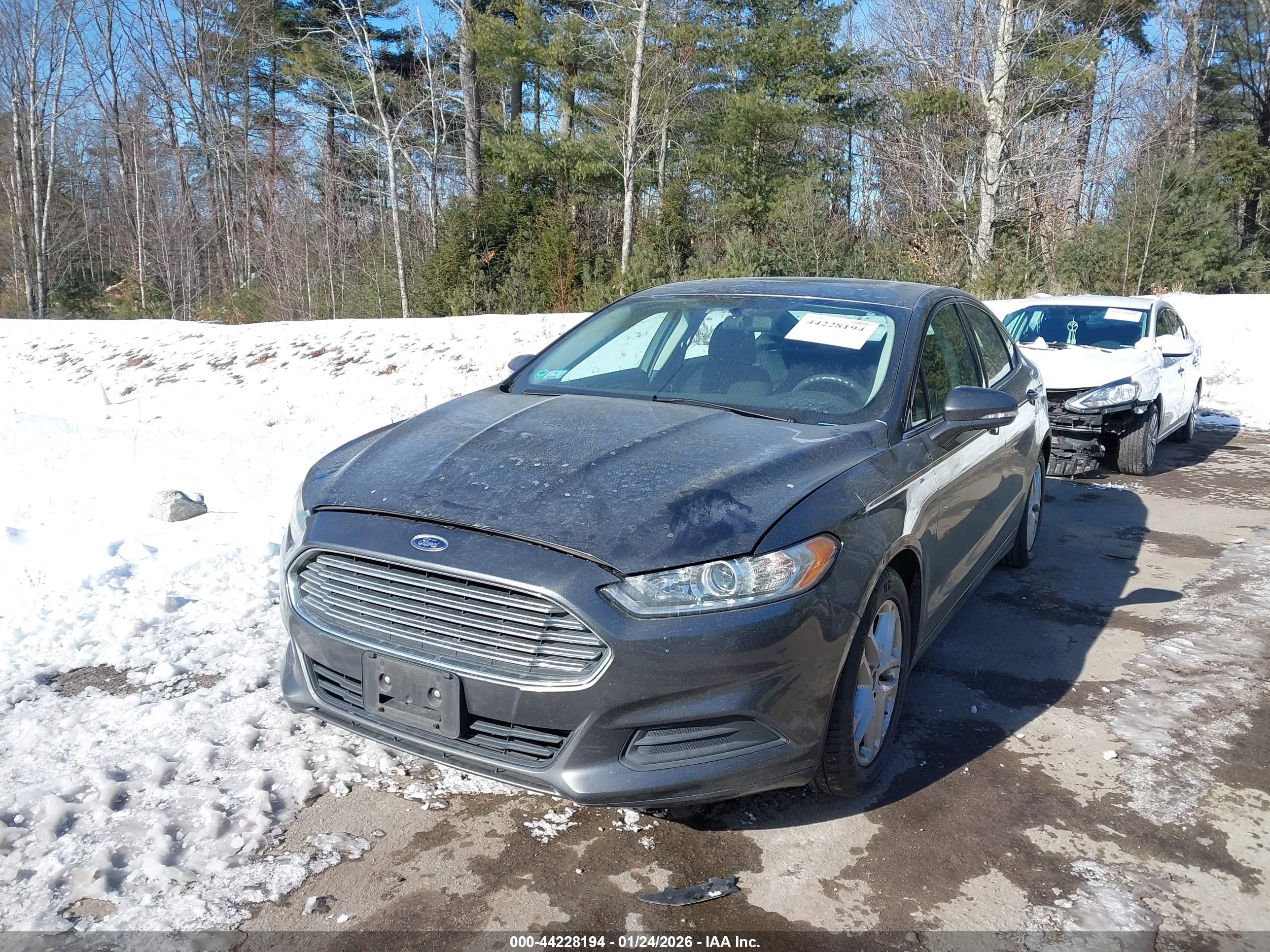 FORD FUSION image 2