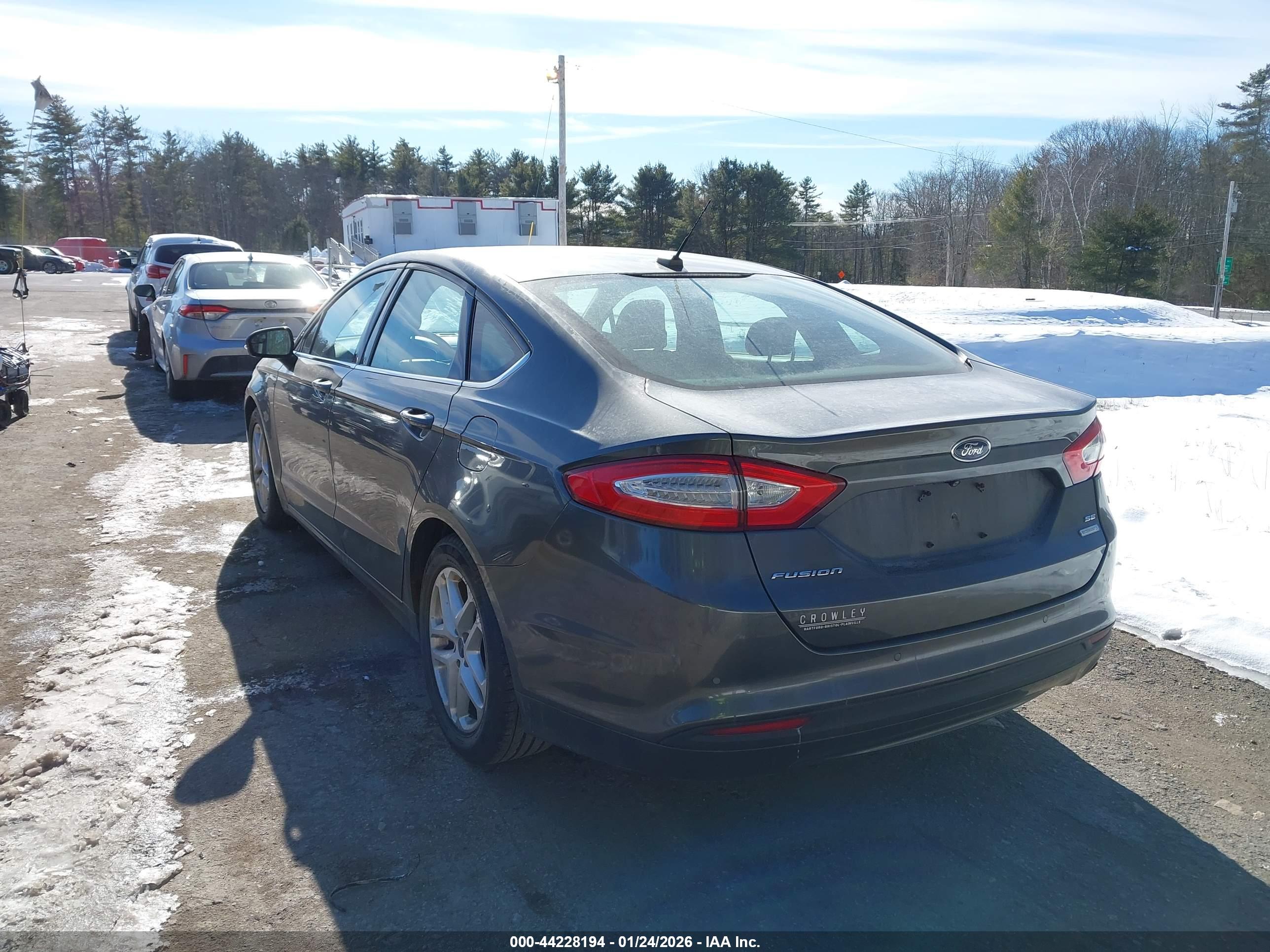 FORD FUSION image 3