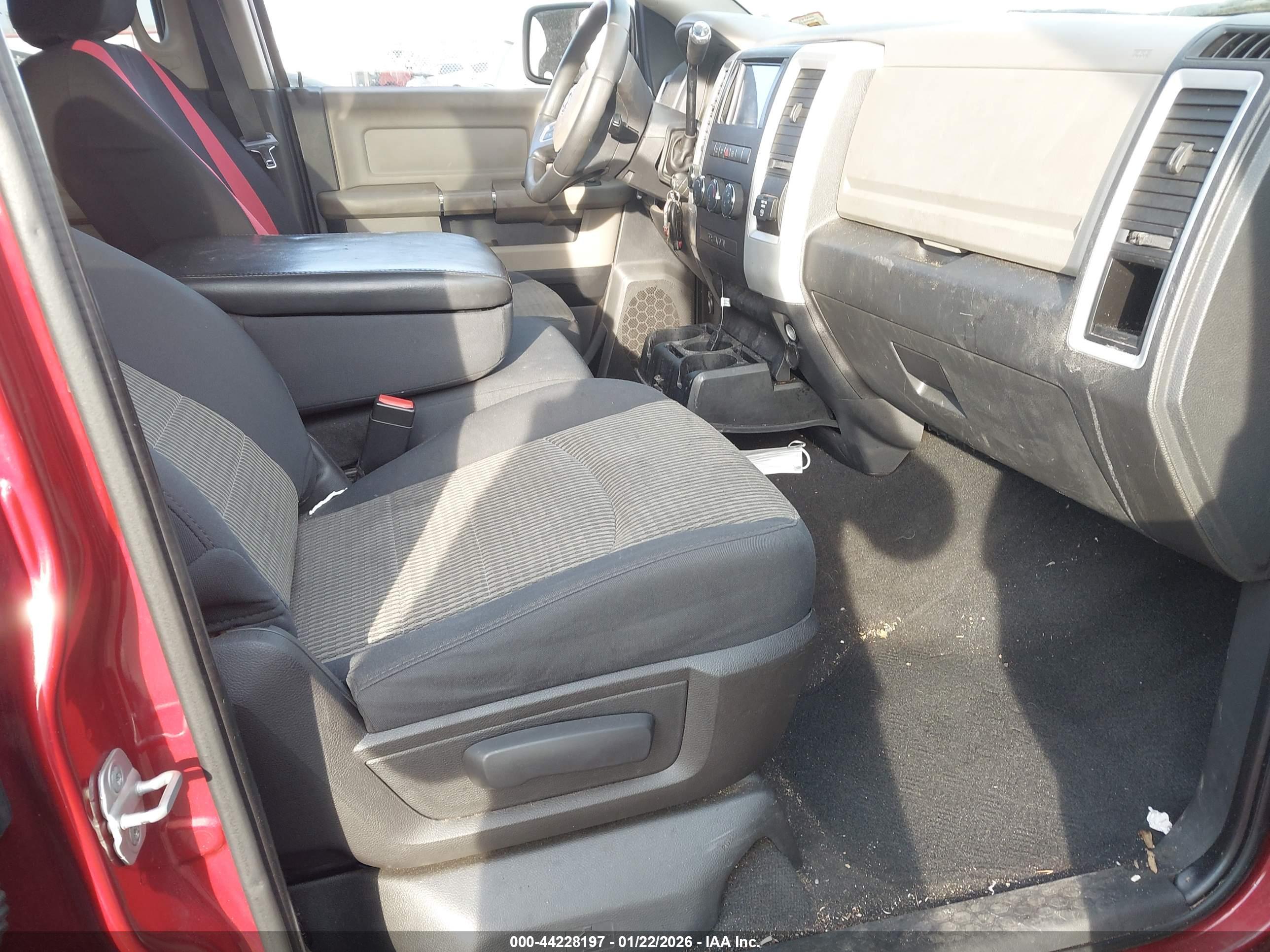 DODGE RAM image 5