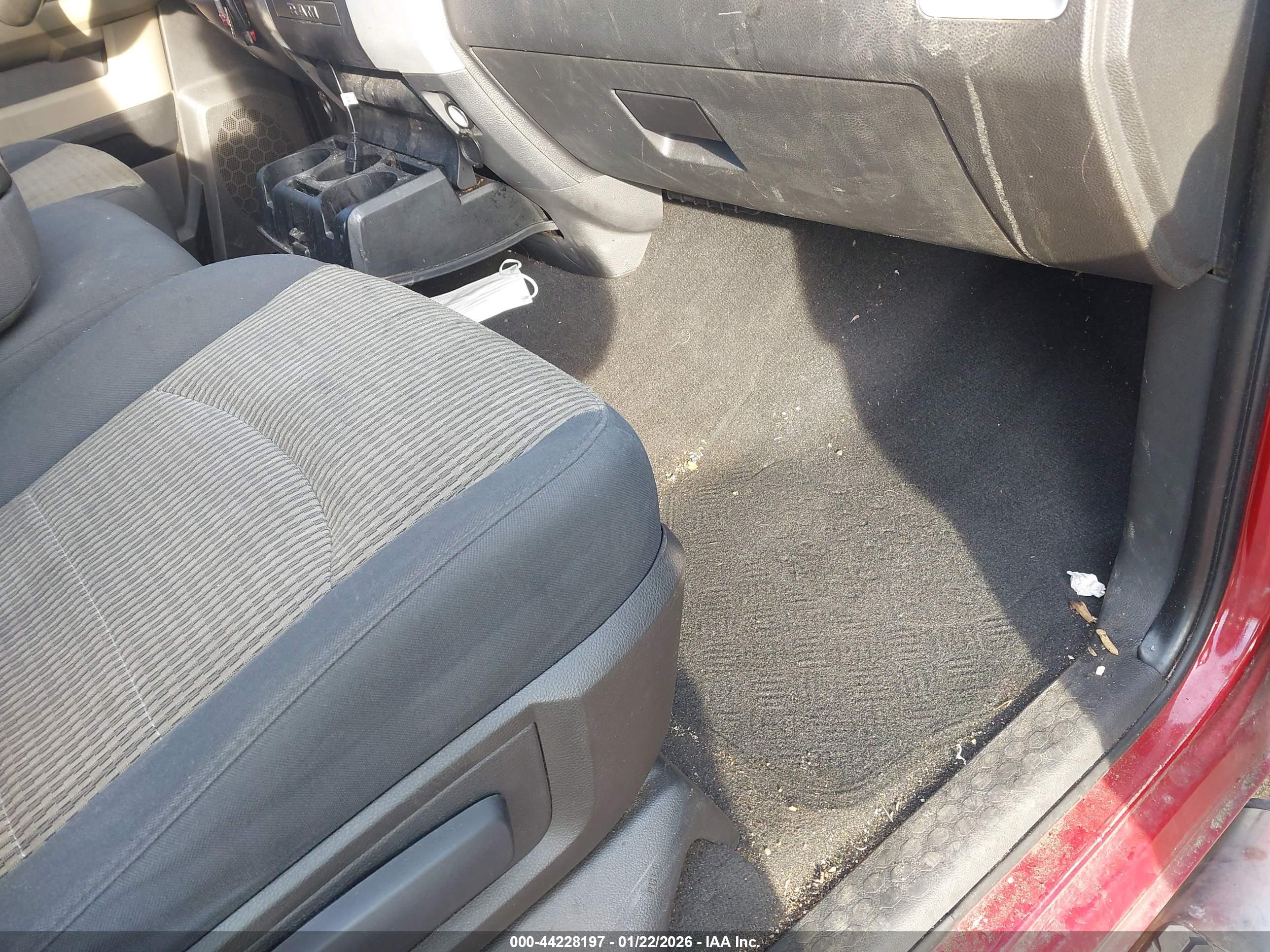 DODGE RAM image 8