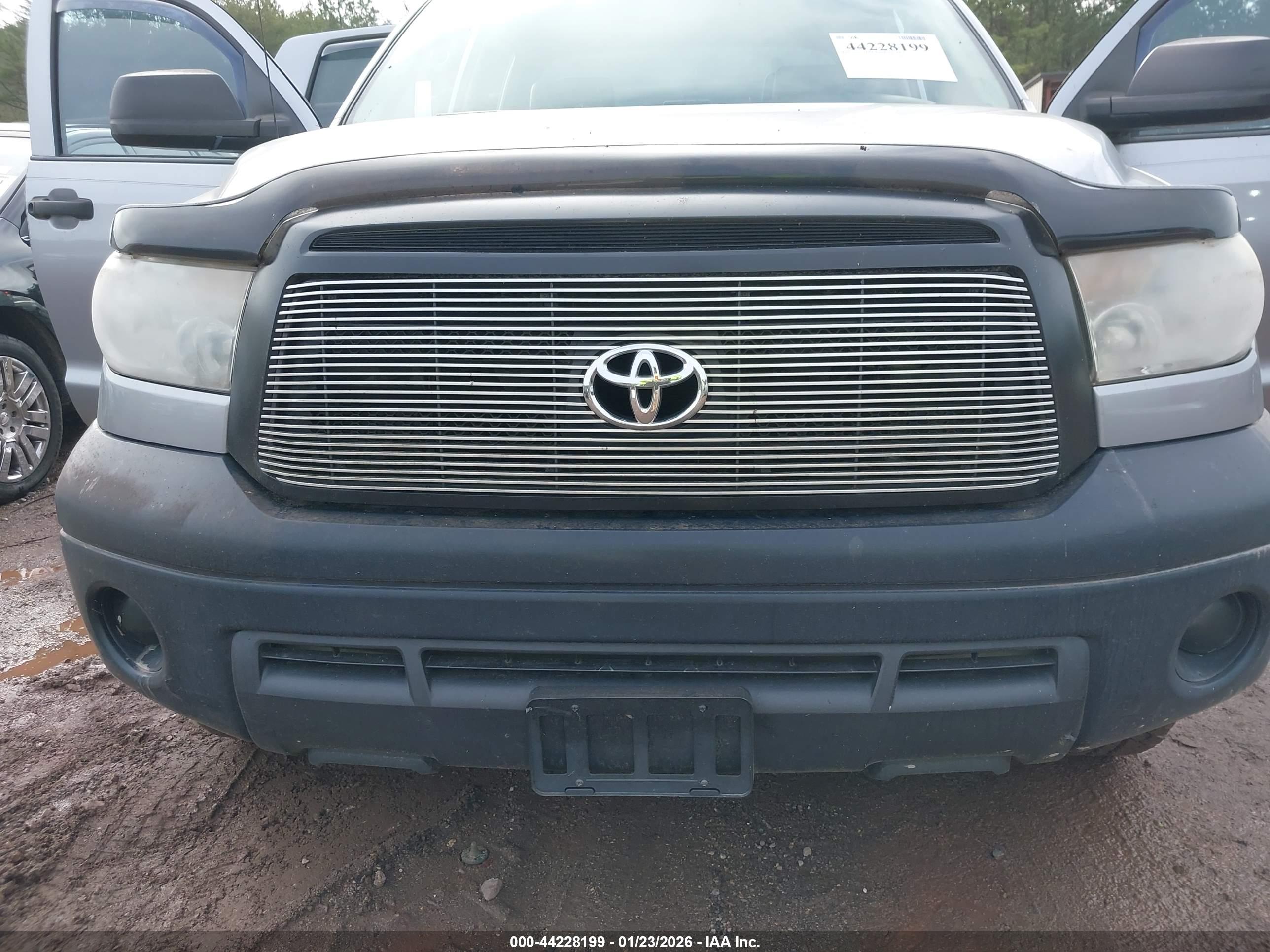 TOYOTA TUNDRA image 6
