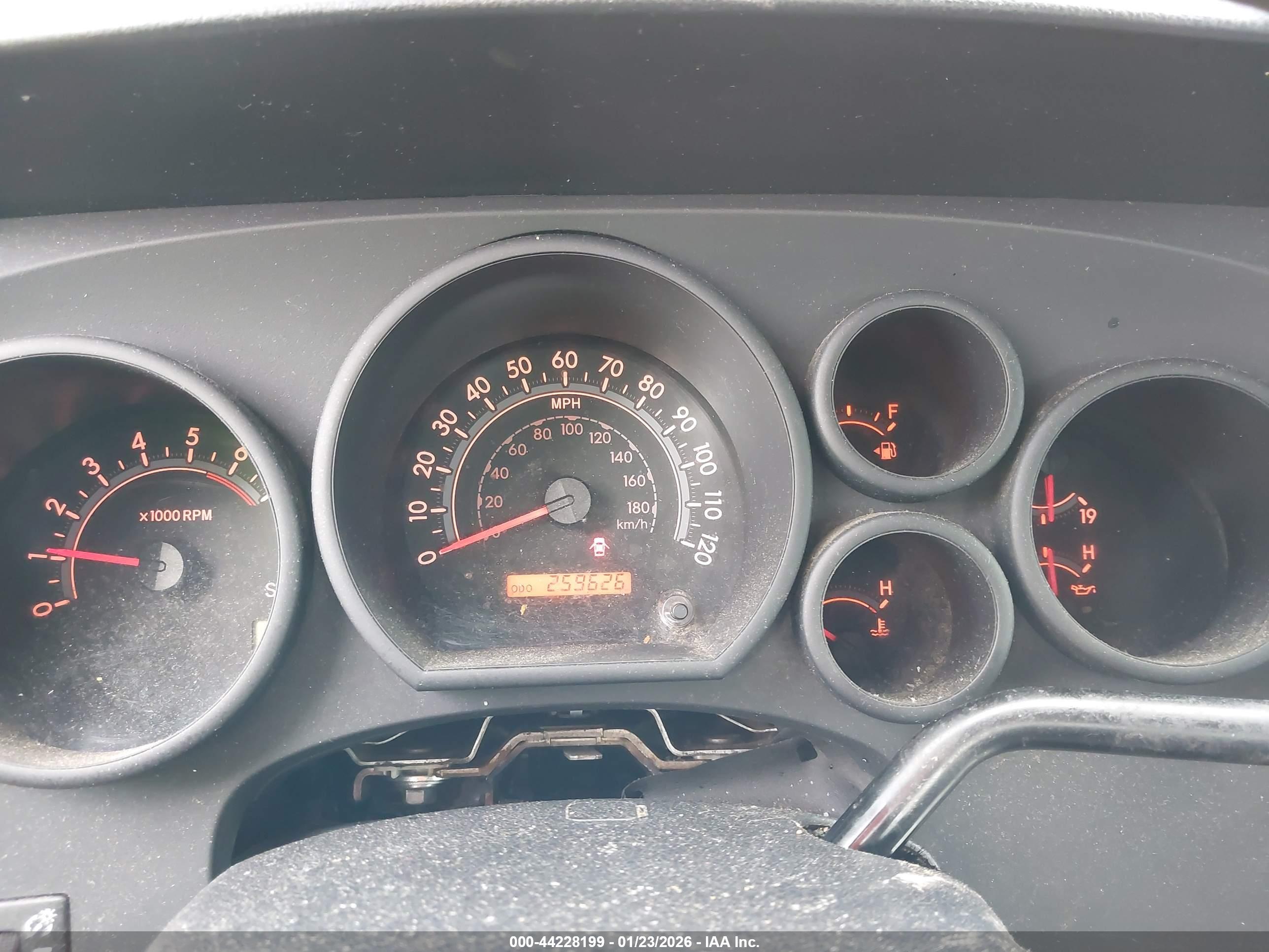 TOYOTA TUNDRA image 7